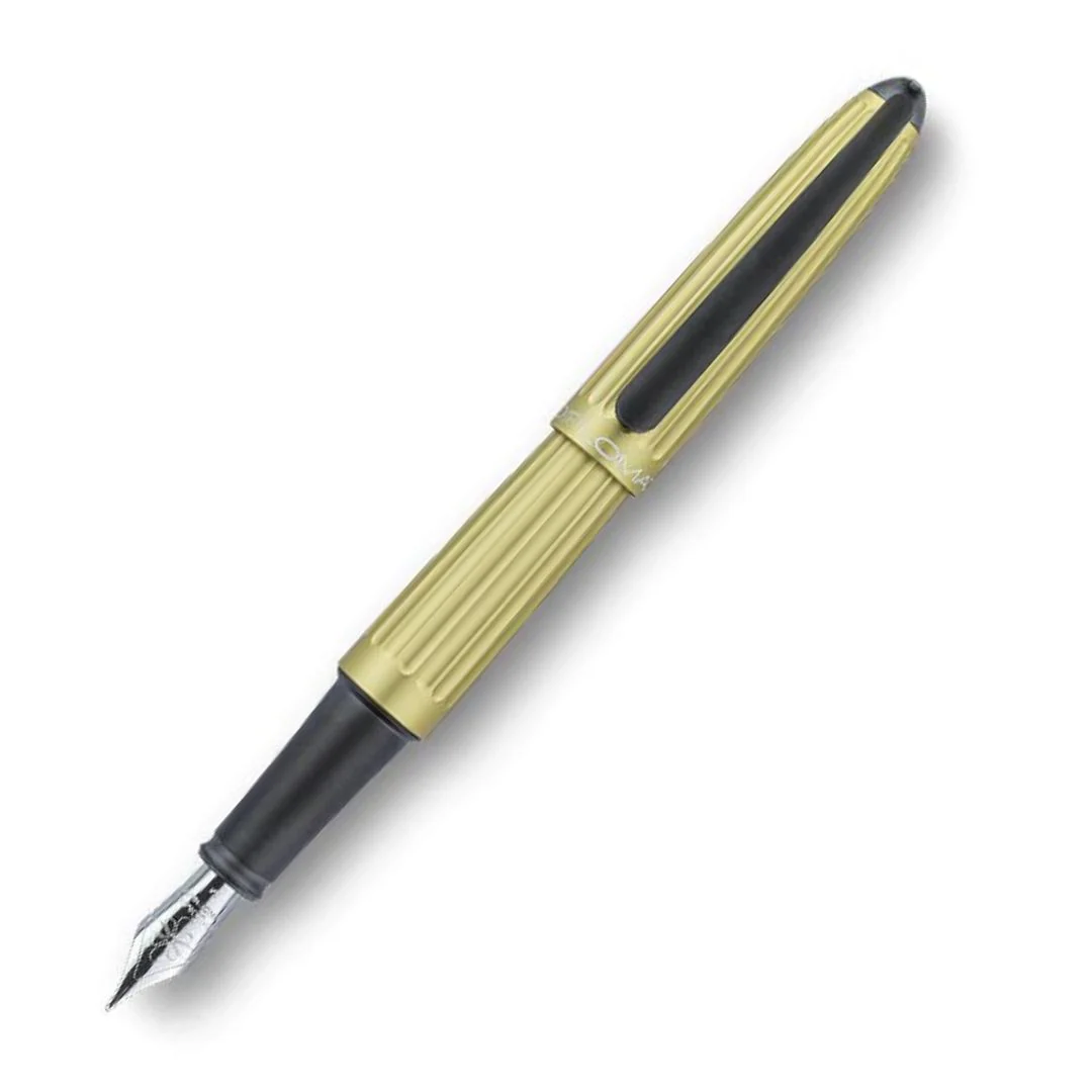 DIPLOMAT - Aero Fountain Pen - Champagne - Image 4