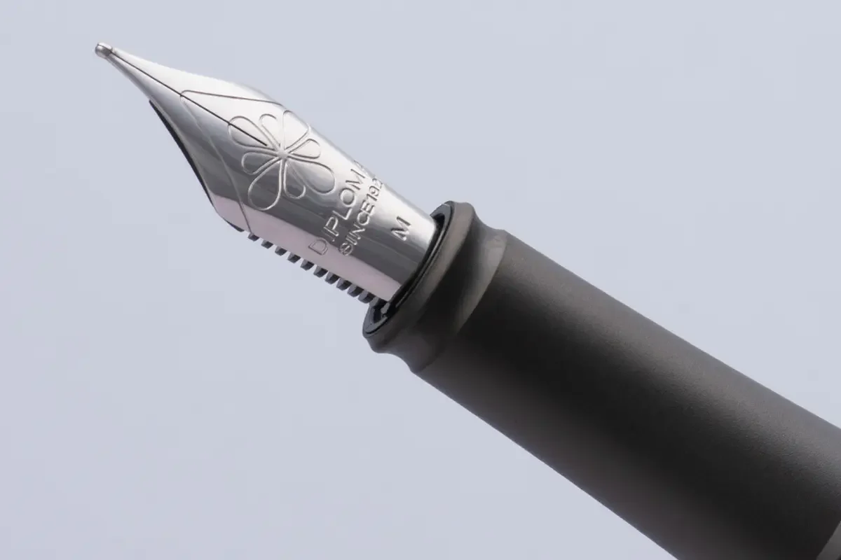 Diplomat - Fountain Pen - Aero Black Forest - Image 3