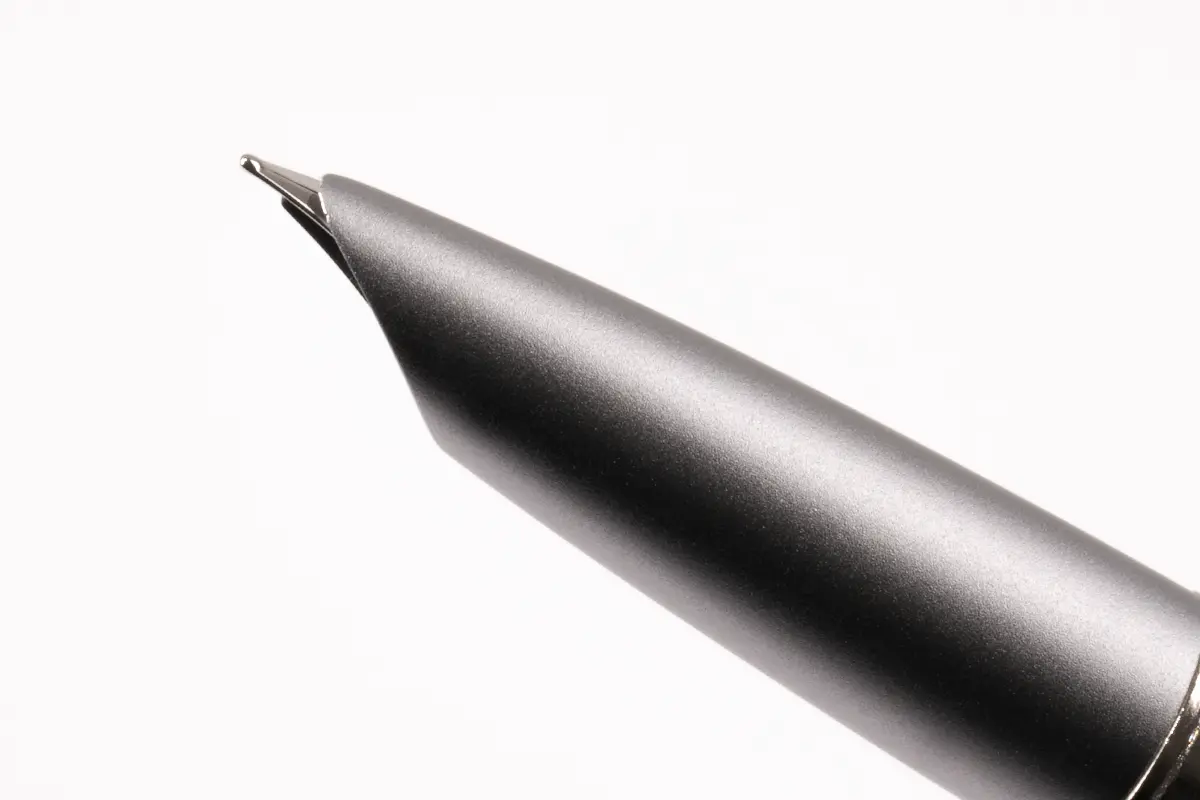 Diplomat - Fountain Pen - Viper Guilloche - Silver - Image 4