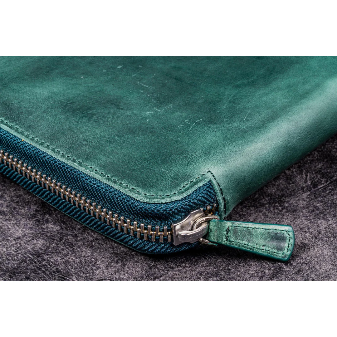 Galen Leather - Leather Zippered Hobonichi Cousin A5 Planner Folio - Crazy Horse Forest Green - Image 2