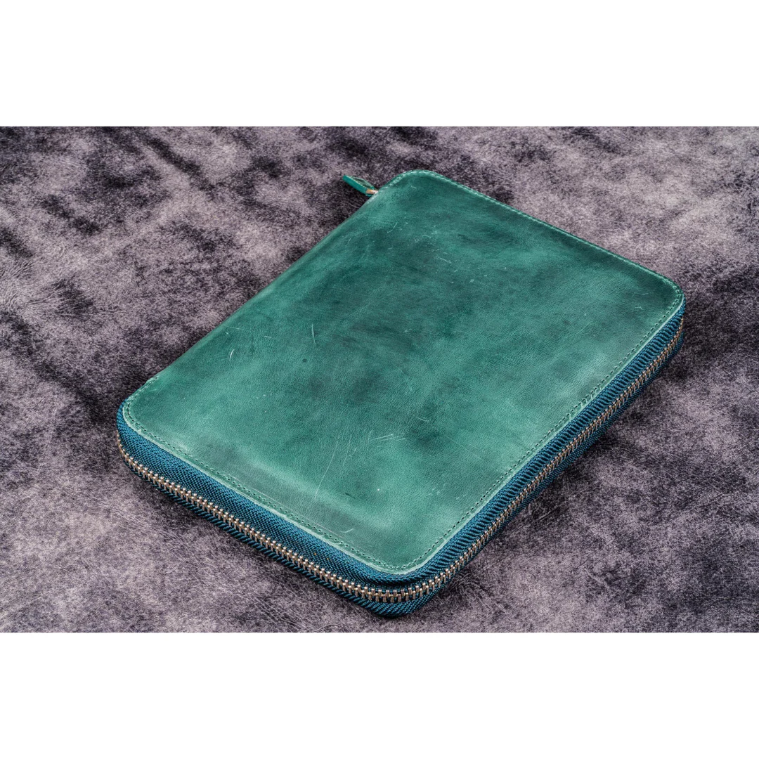 Galen Leather - Leather Zippered Hobonichi Cousin A5 Planner Folio - Crazy Horse Forest Green - Image 3