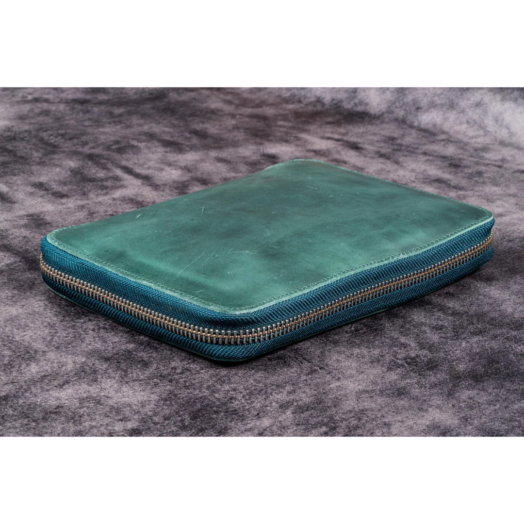 Galen Leather - Leather Zippered Hobonichi Cousin A5 Planner Folio - Crazy Horse Forest Green - Image 4