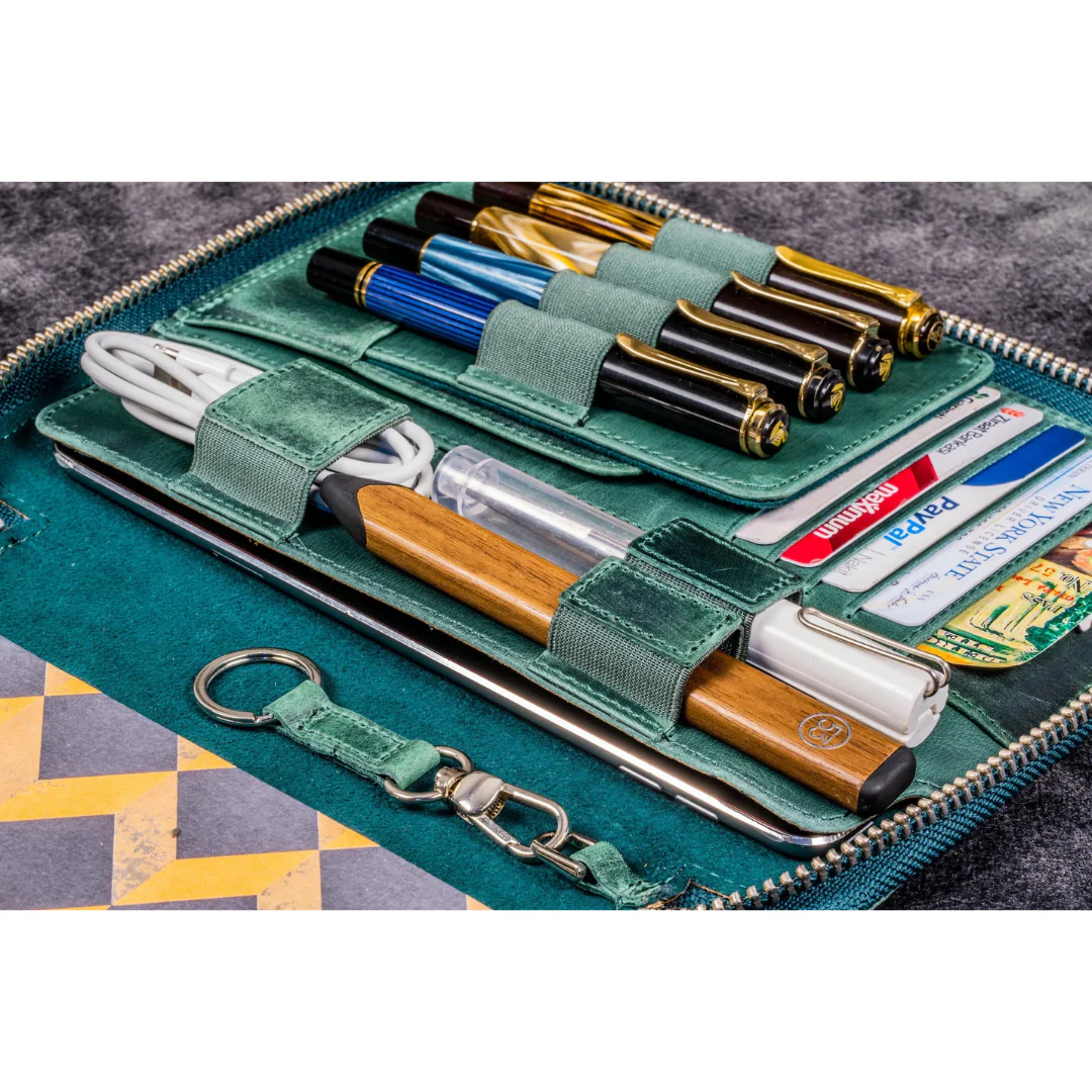 Galen Leather - Leather Zippered Hobonichi Cousin A5 Planner Folio - Crazy Horse Forest Green - Image 7