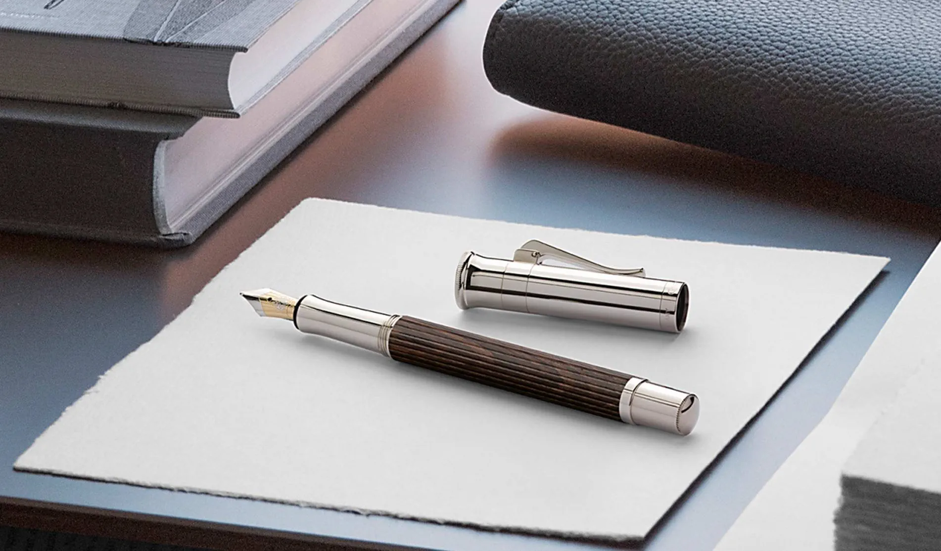 GRAF VON FABER-CASTELL - CLASSIC EBONY FOUNTAIN PEN -  BLACK PLATINUM - Image 3