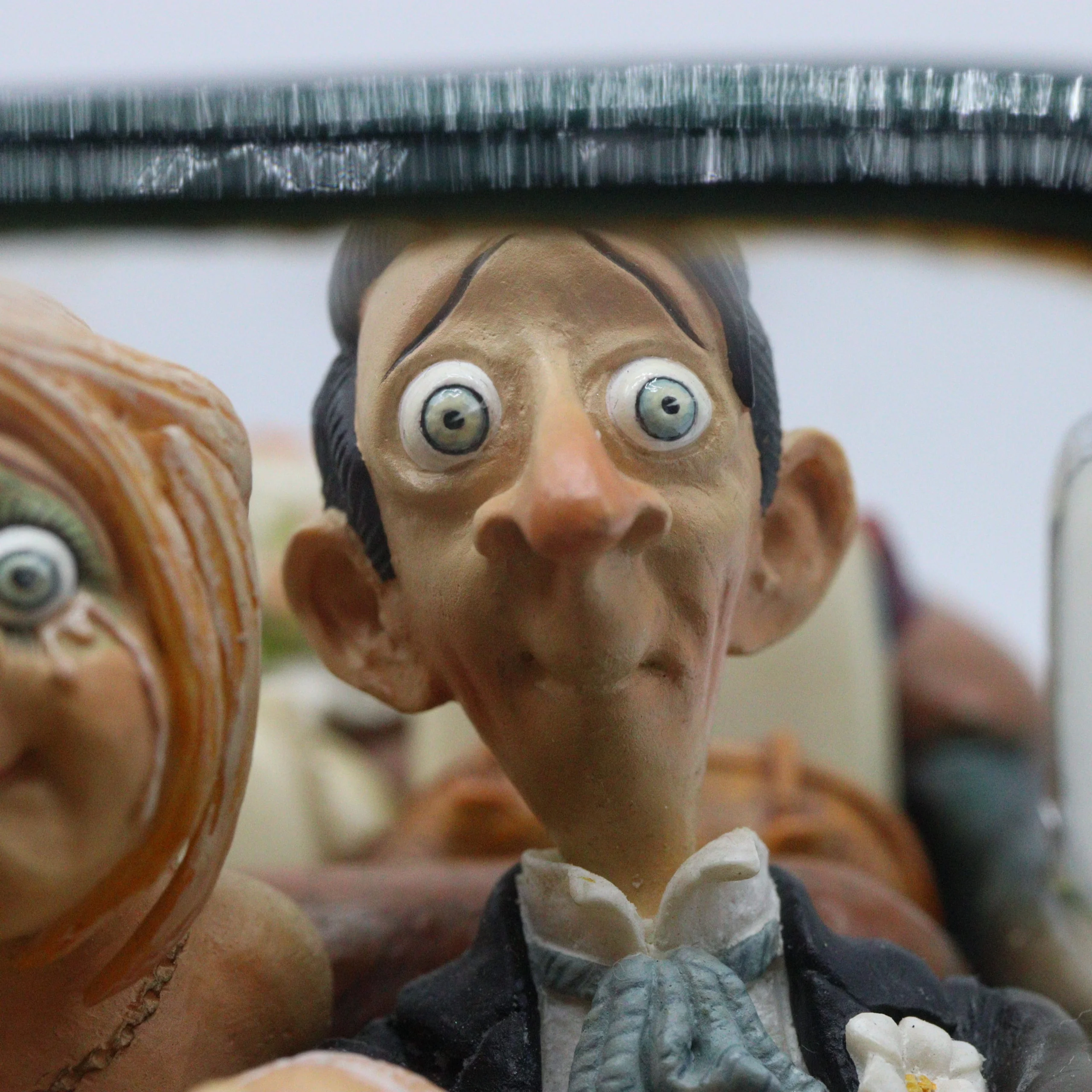 Guillermo Forchino – Comic Art Figurine – “Just Married” - Image 11