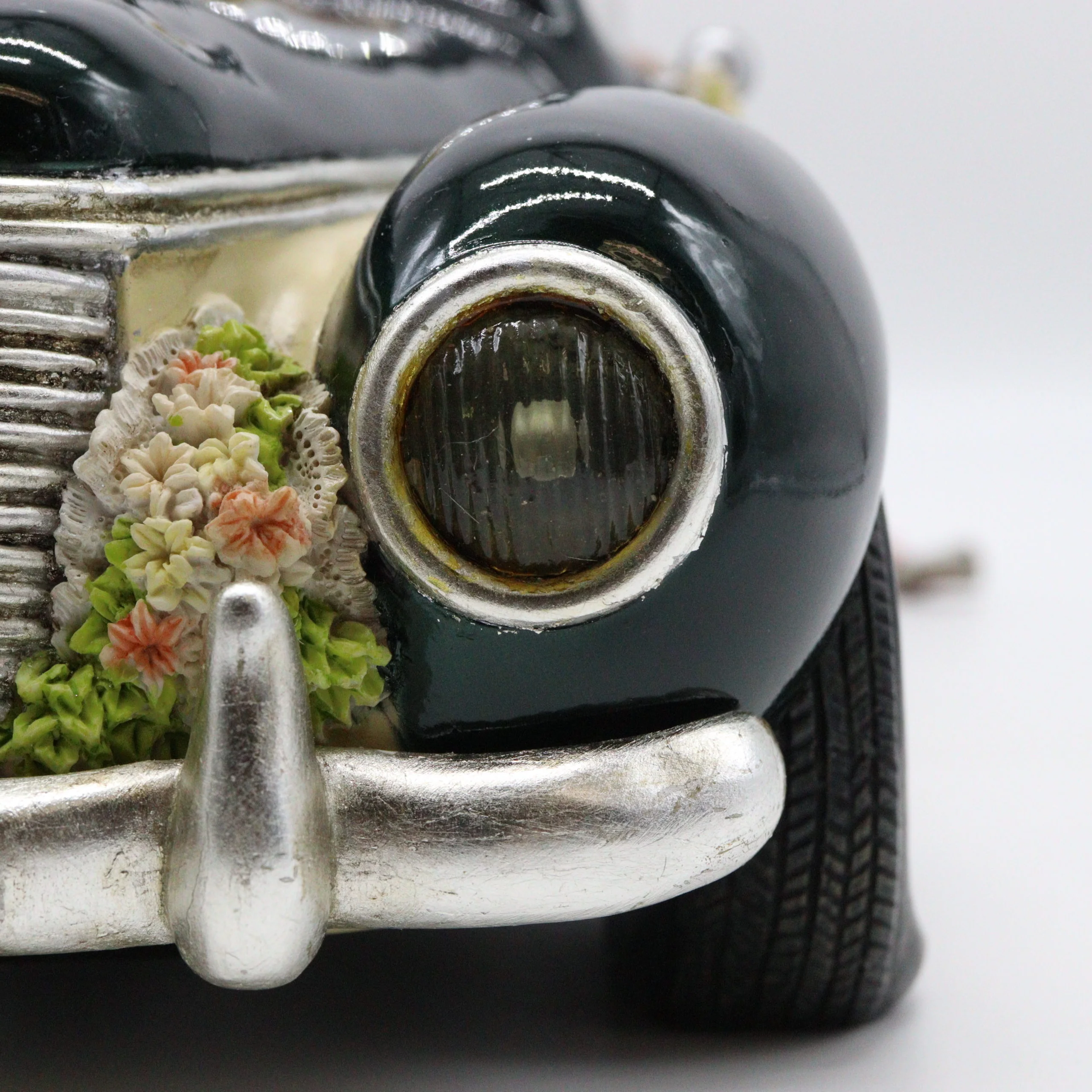 Guillermo Forchino – Comic Art Figurine – “Just Married” - Image 6