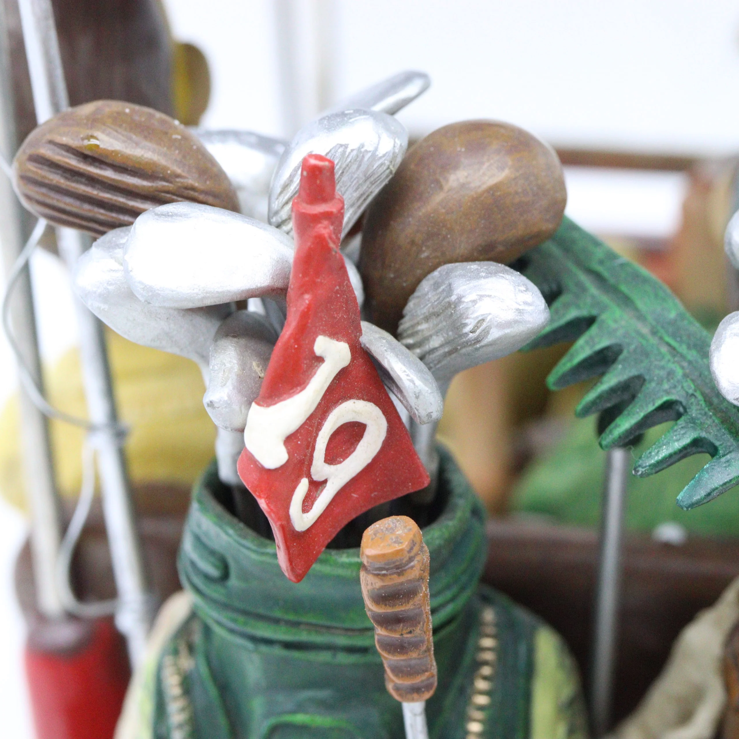 Guillermo Forchino – Comic Art Figurine – “The Next Hole" - Red - Image 31