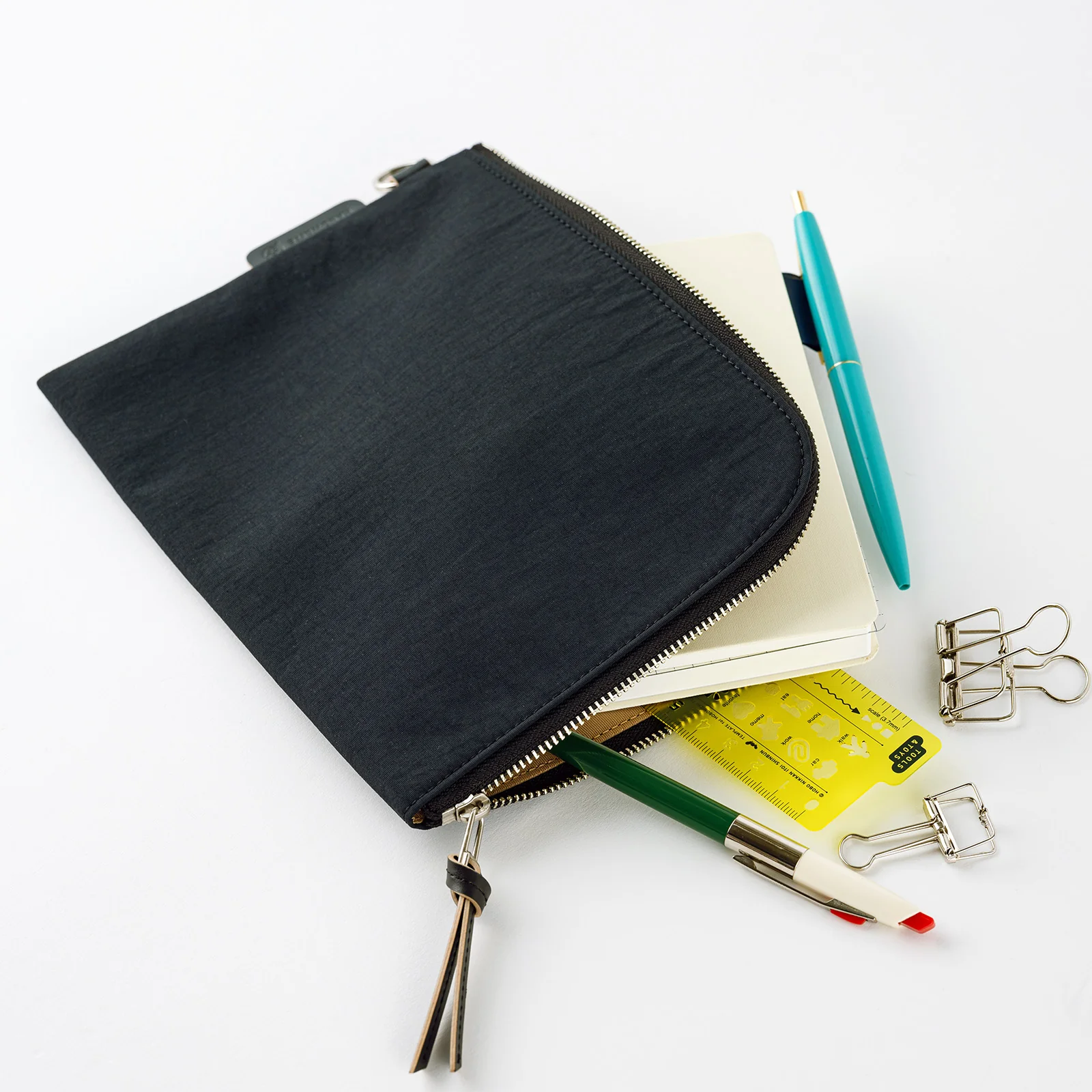 Hobonichi Techo 2025 - Tragen Flat Pouch - Black (A5 Counsin/A6 Original) - Image 5