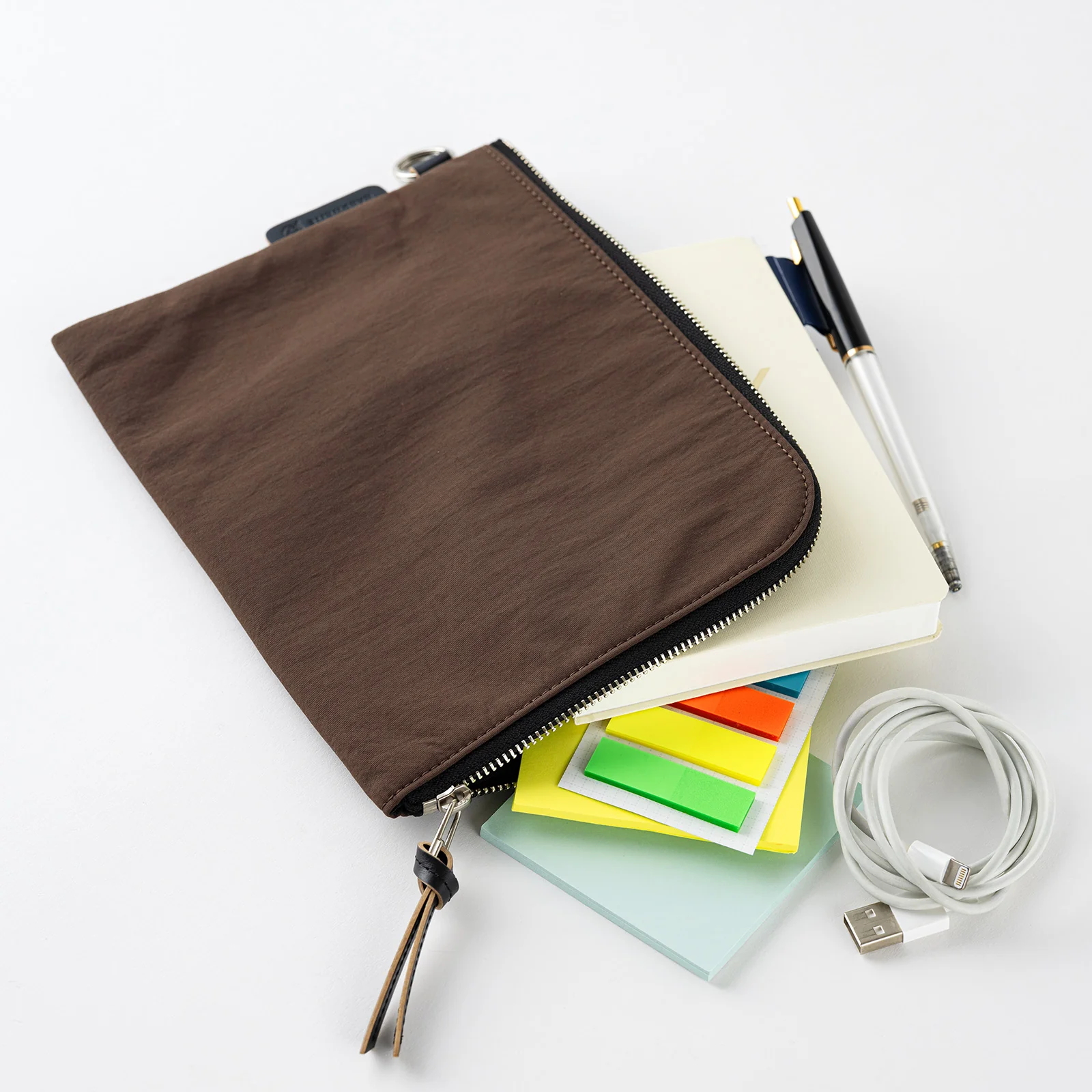 Hobonichi Techo 2025 - Tragen Flat Pouch - Brown (A5 Counsin/A6 Original) - Image 3