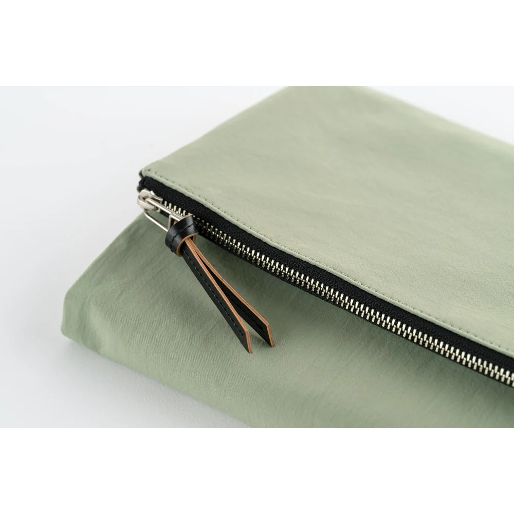 Hobonichi Techo 2026 - A5 Cover Only - Tragen: Oakmoss - Image 5
