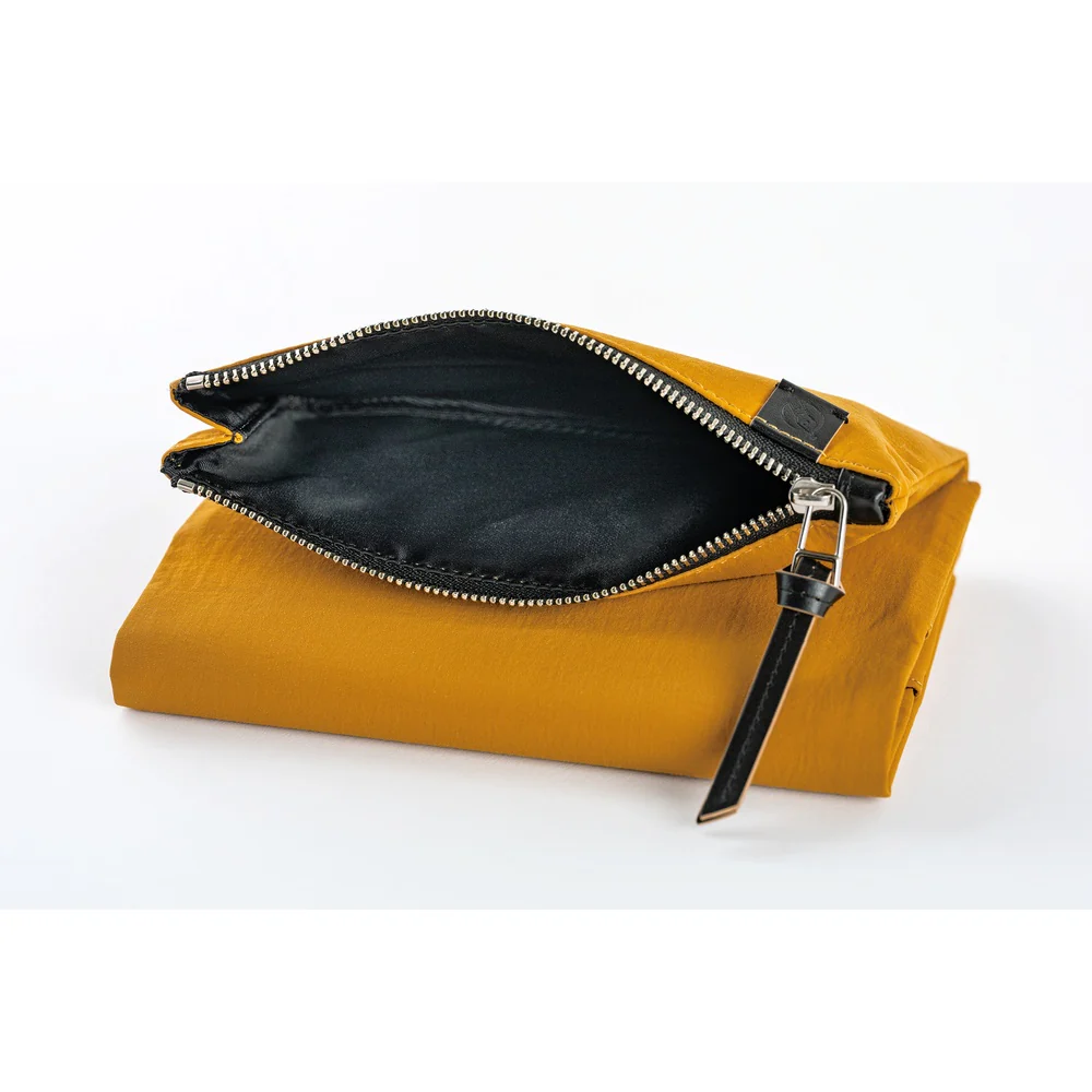 Hobonichi Techo 2026 - A6 Cover Only - Tragen: Mustard - Image 6