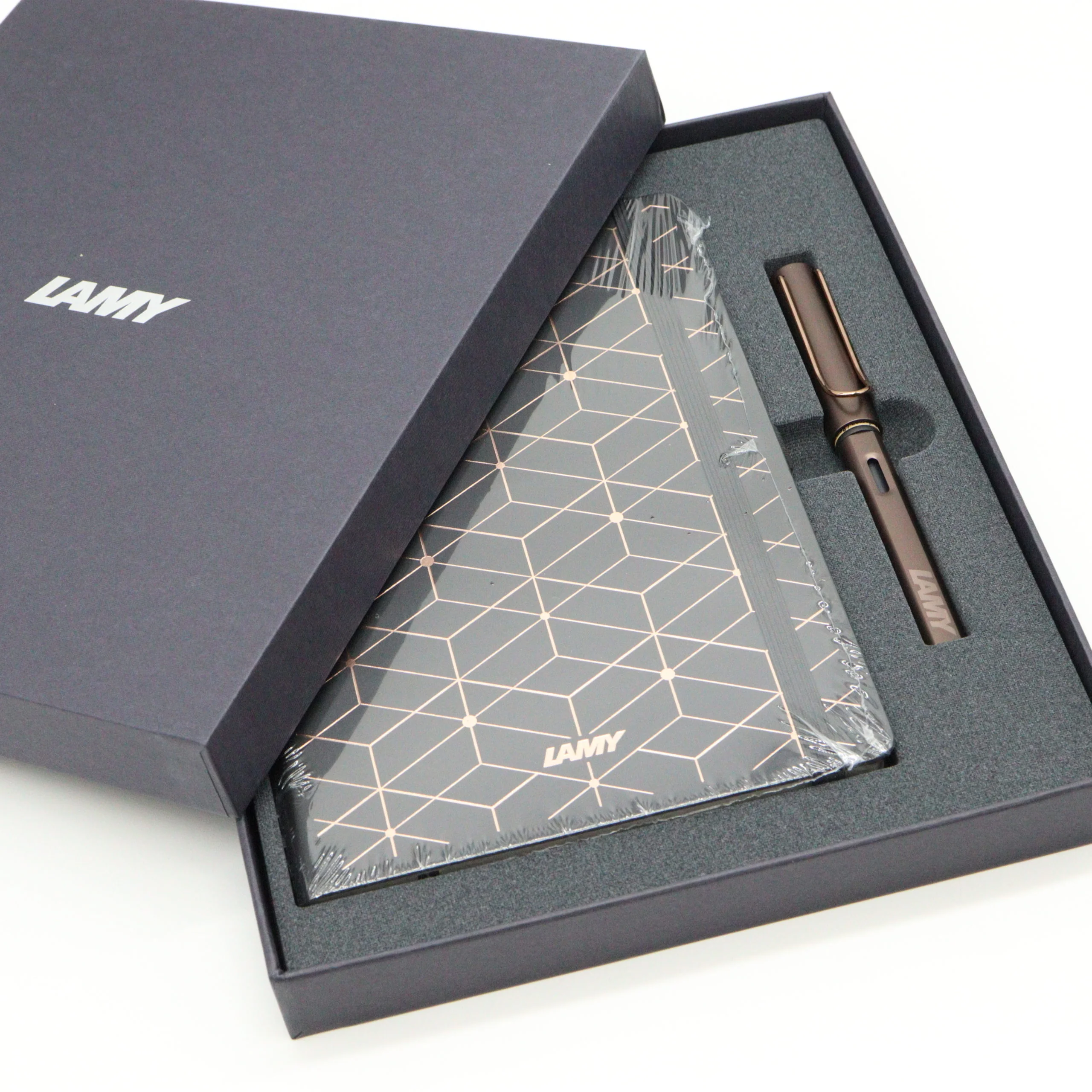 LAMY – Notebook Gift Set with Maroon LX Special Edition Fountain Pen