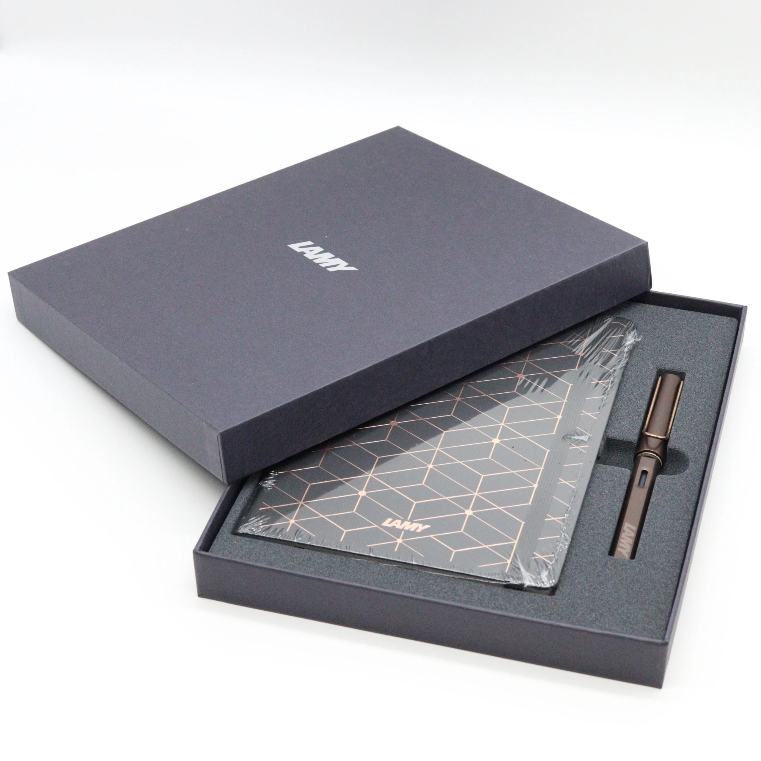 LAMY – Notebook Gift Set with Maroon LX Special Edition Fountain Pen - Image 11