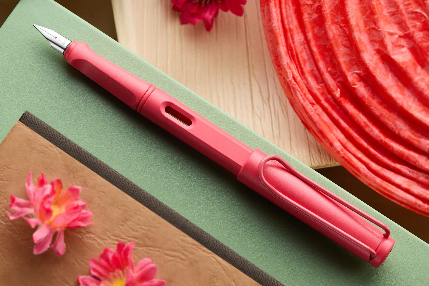 LAMY - Safari - Fountain Pen - Sunset Coral 2025 Special Edition - Image 3