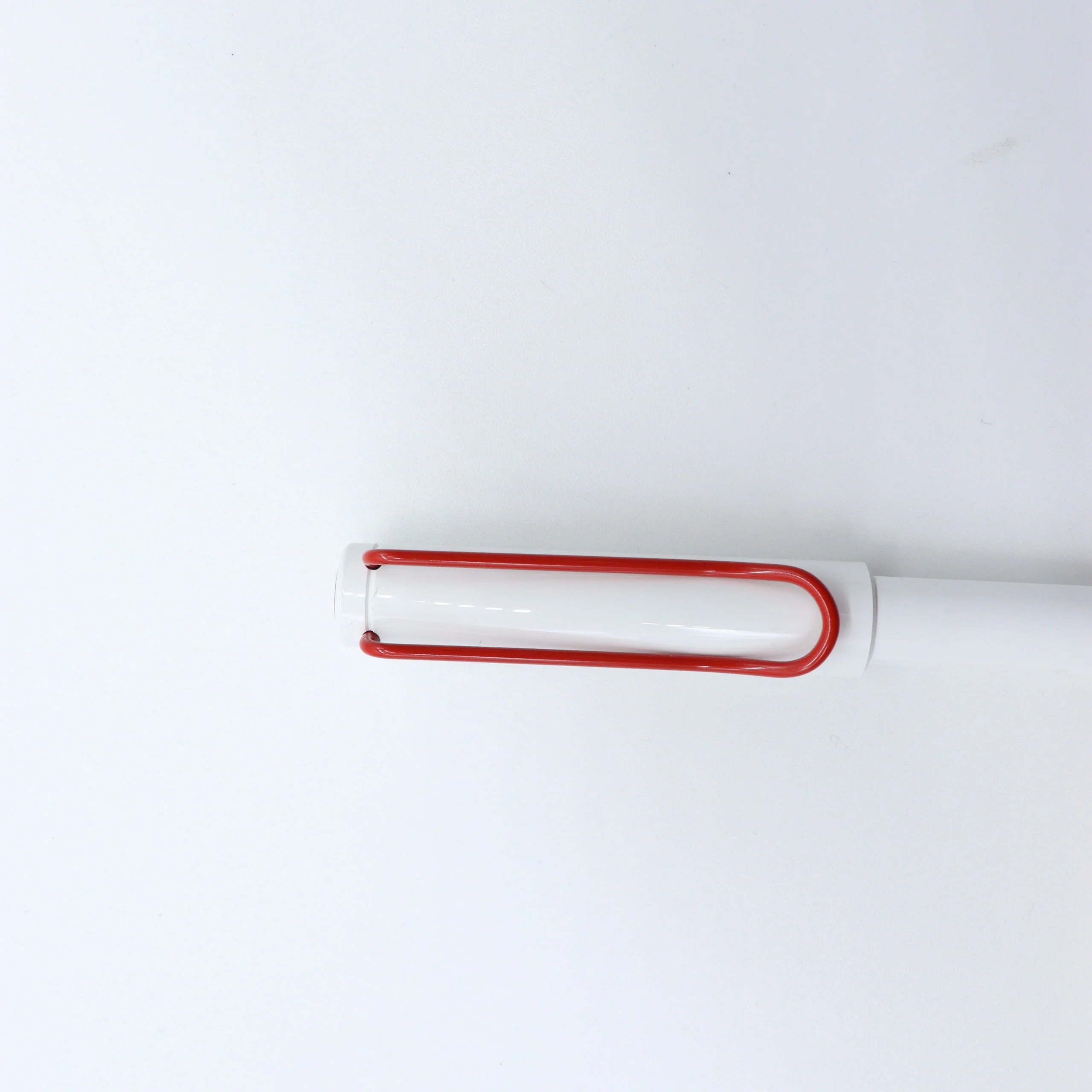 LAMY - Safari - Fountain Pen - White with Red Clip - Special Edition - Image 3