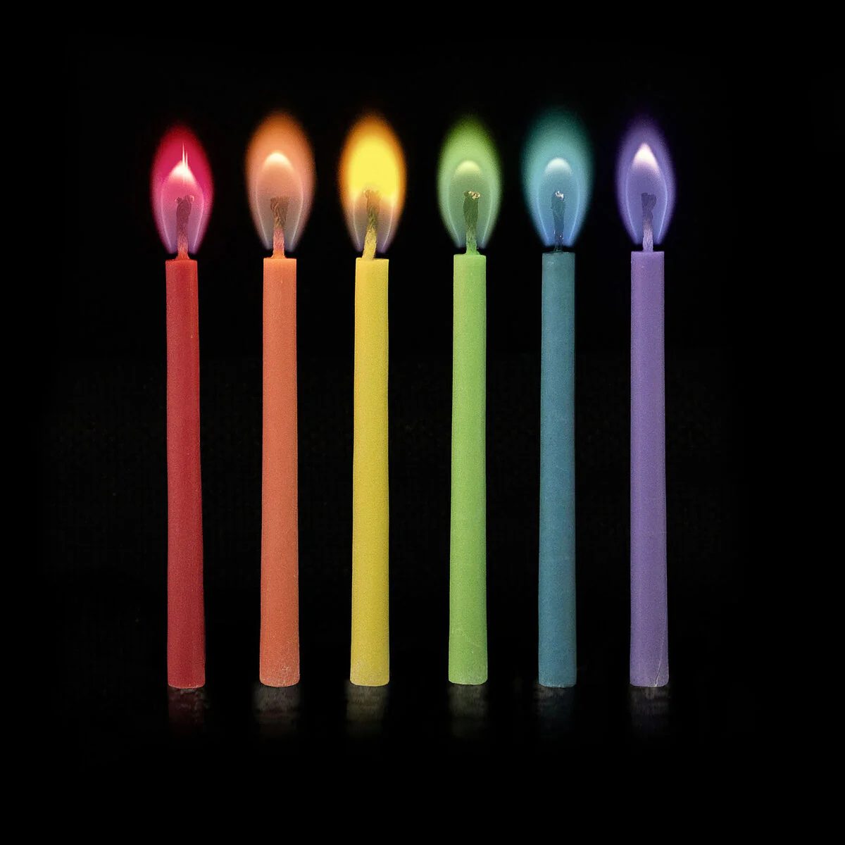 LEGAMI - Party Candles with Coloured Flames - Image 4