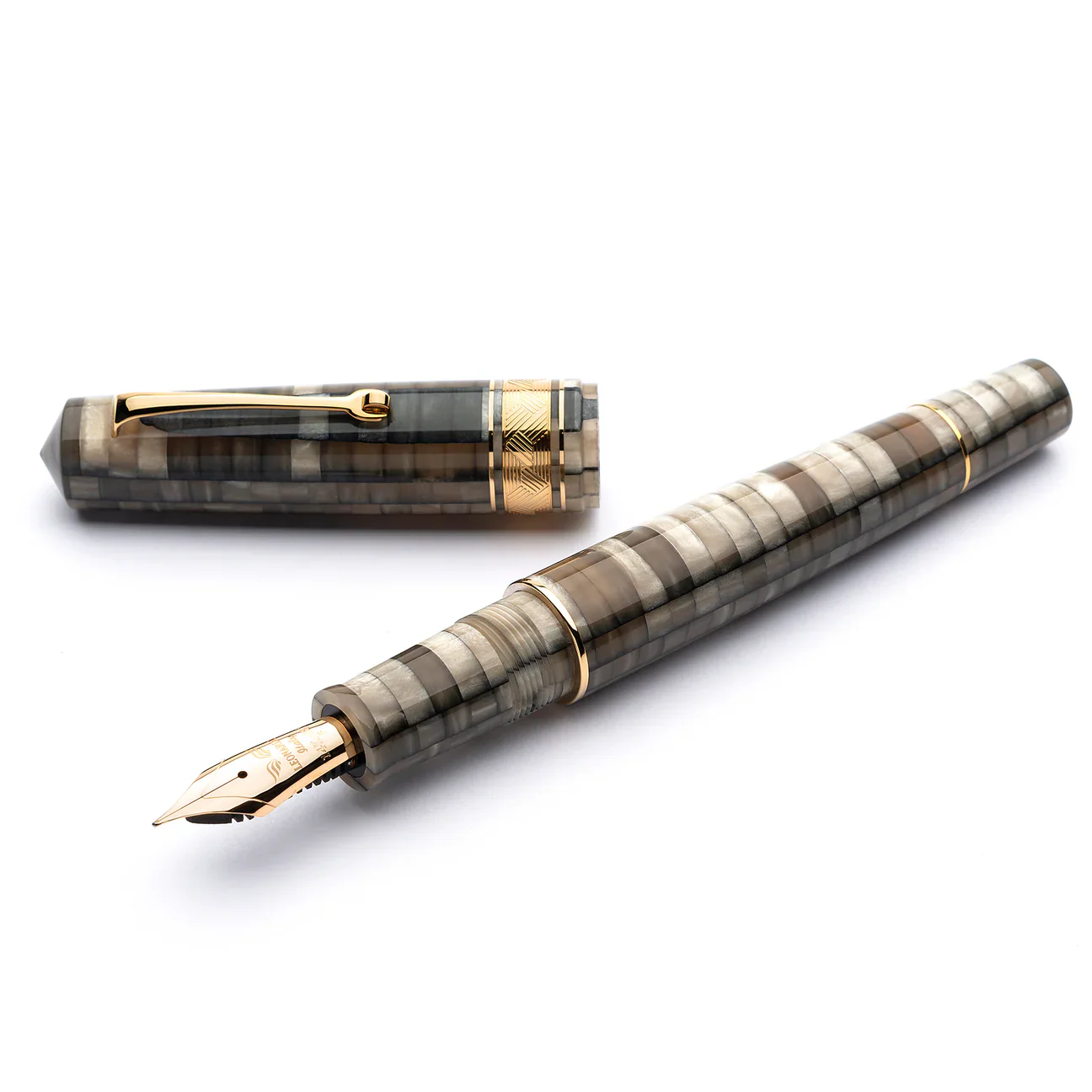 Leonardo Pen - Momento Zero Grande Fountain Pen - Mosaico Sand Gold Trim