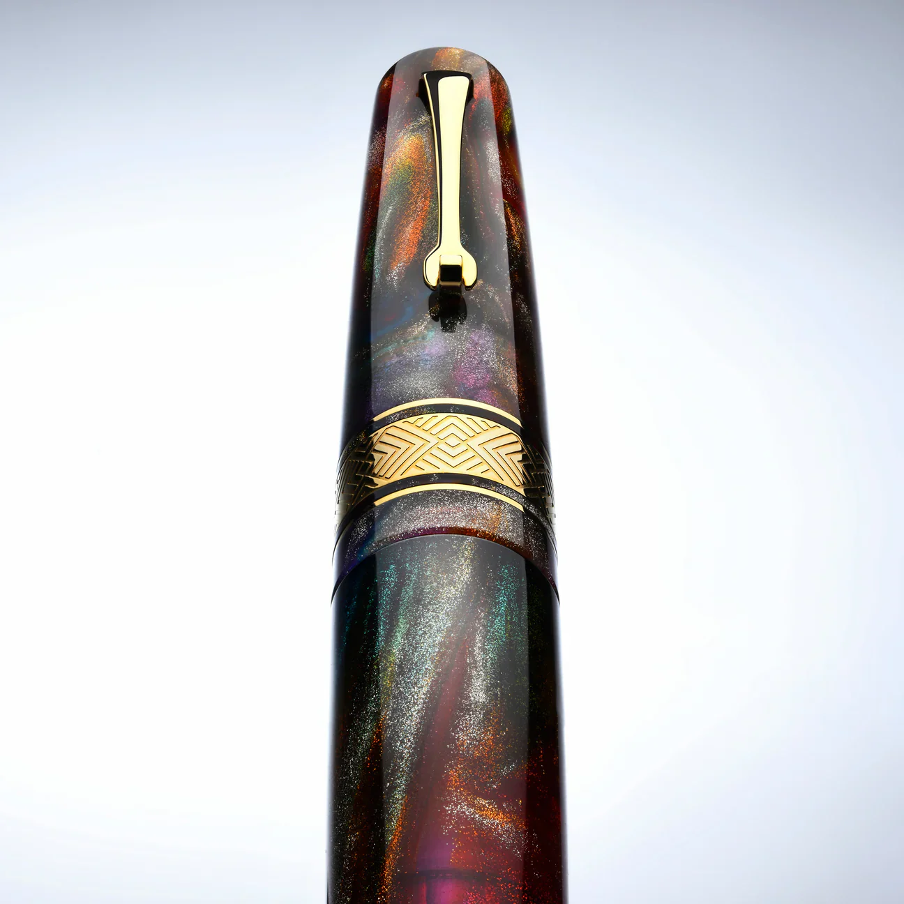 Leonardo Pen - Supernova Primary Manipulation 5 #8 Size 14k Gold Nib – Gold Trim - Red Ebonite Feed - Image 5