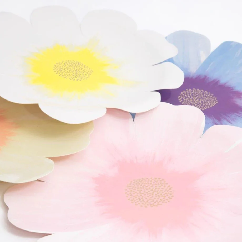 MERI MERI - Flower Large Paper Plates - Pack of 8 - Image 2