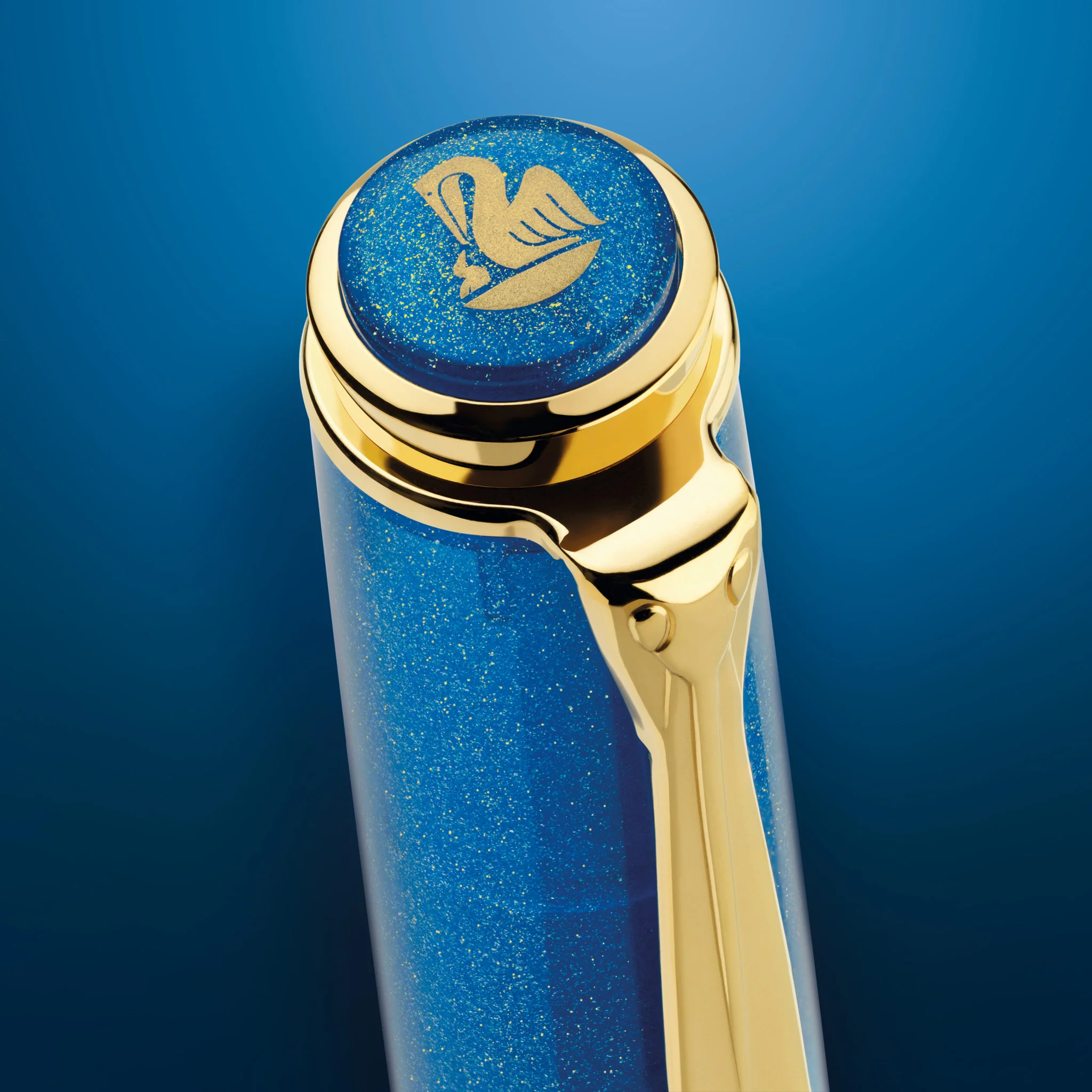 Pelikan Classic M200 Fountain Pen & Ink - 2024 Special Edition - Golden Lapis - Giftbox Set - Image 6