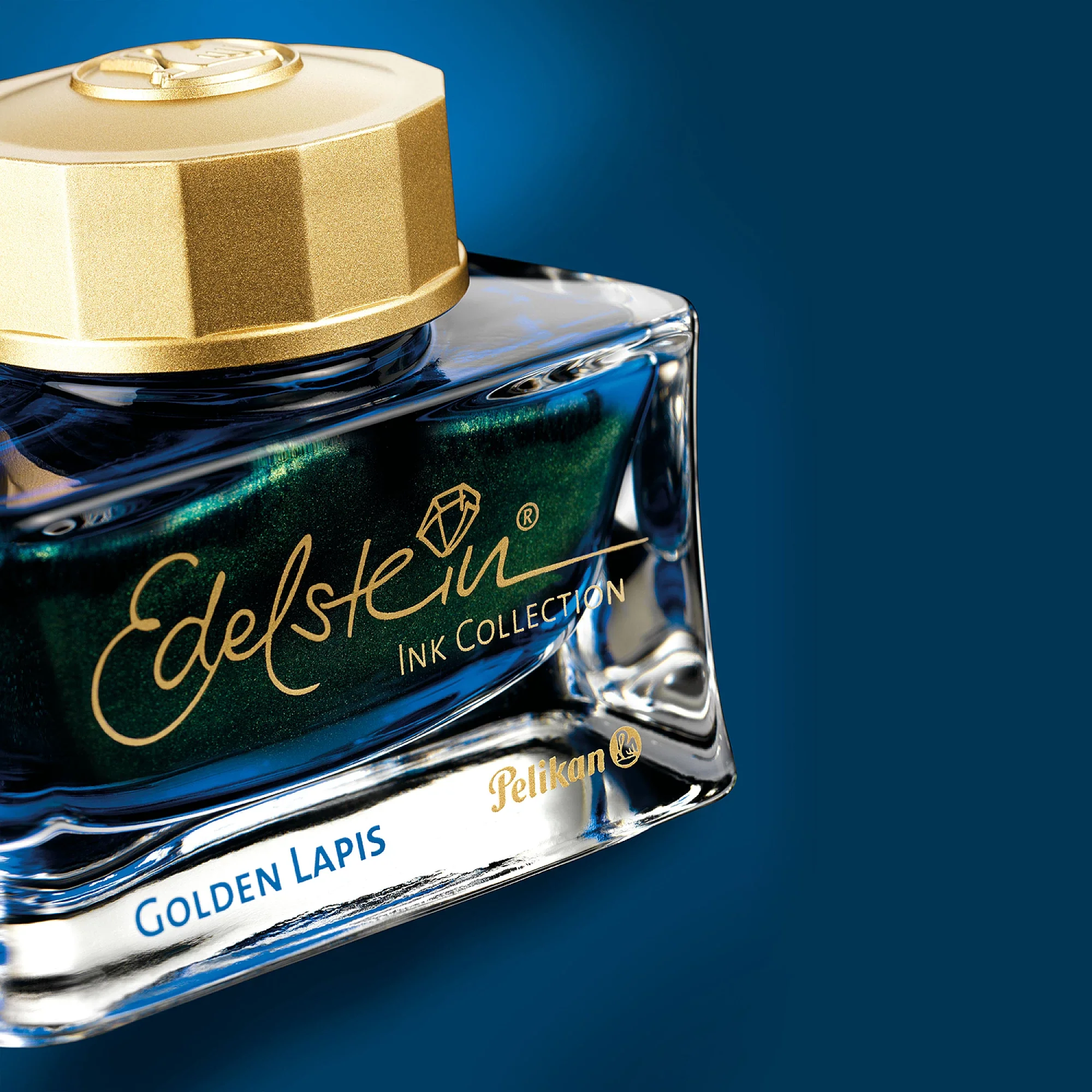 Pelikan Classic M200 Fountain Pen & Ink - 2024 Special Edition - Golden Lapis - Giftbox Set - Image 7
