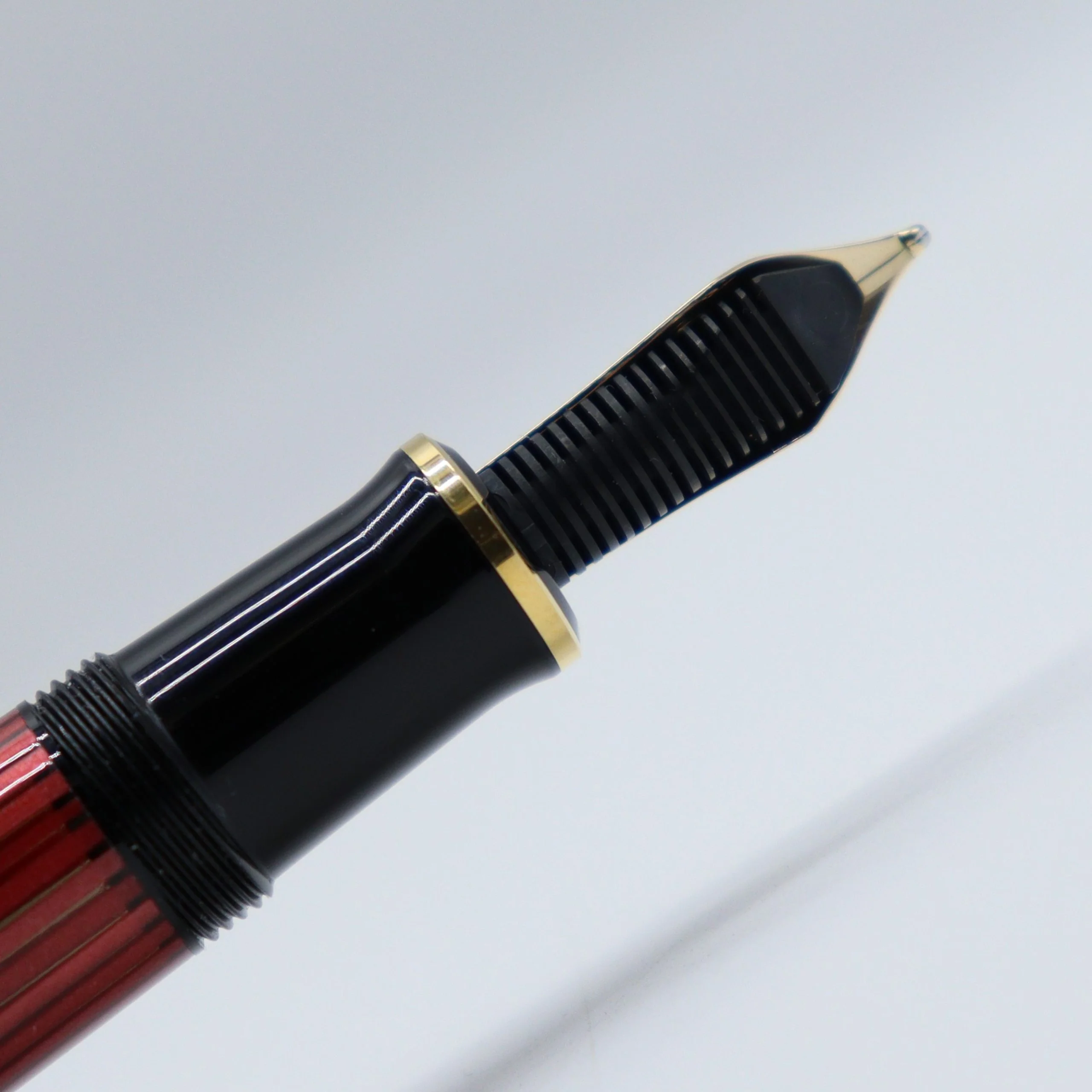PELIKAN Souverän Fountain Pen - M600 Black-Red - Image 5