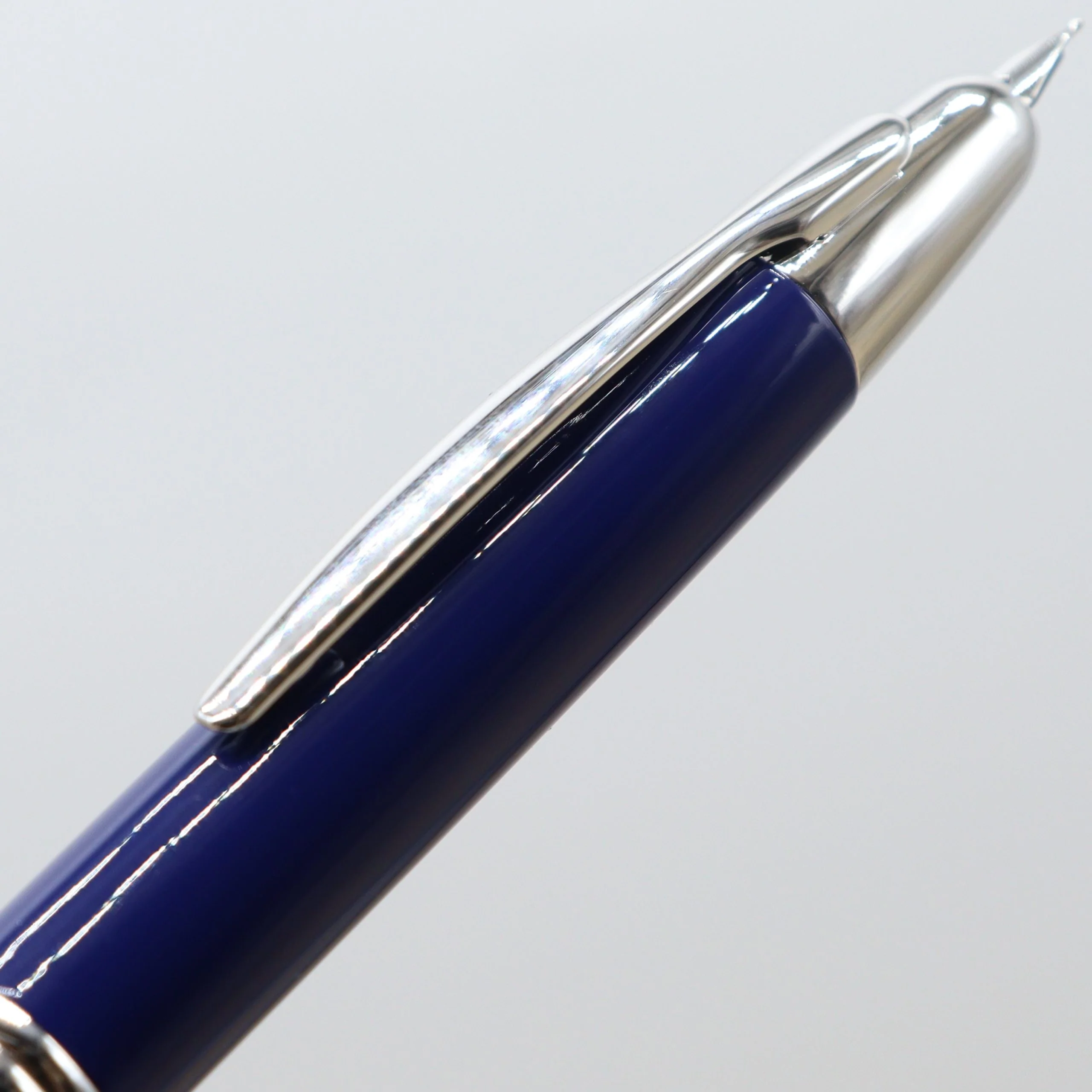PILOT - Capless Vanishing Point Fountain Pen - Blue and Silver with 18k Rhodium Plated Gold Nib - Image 6