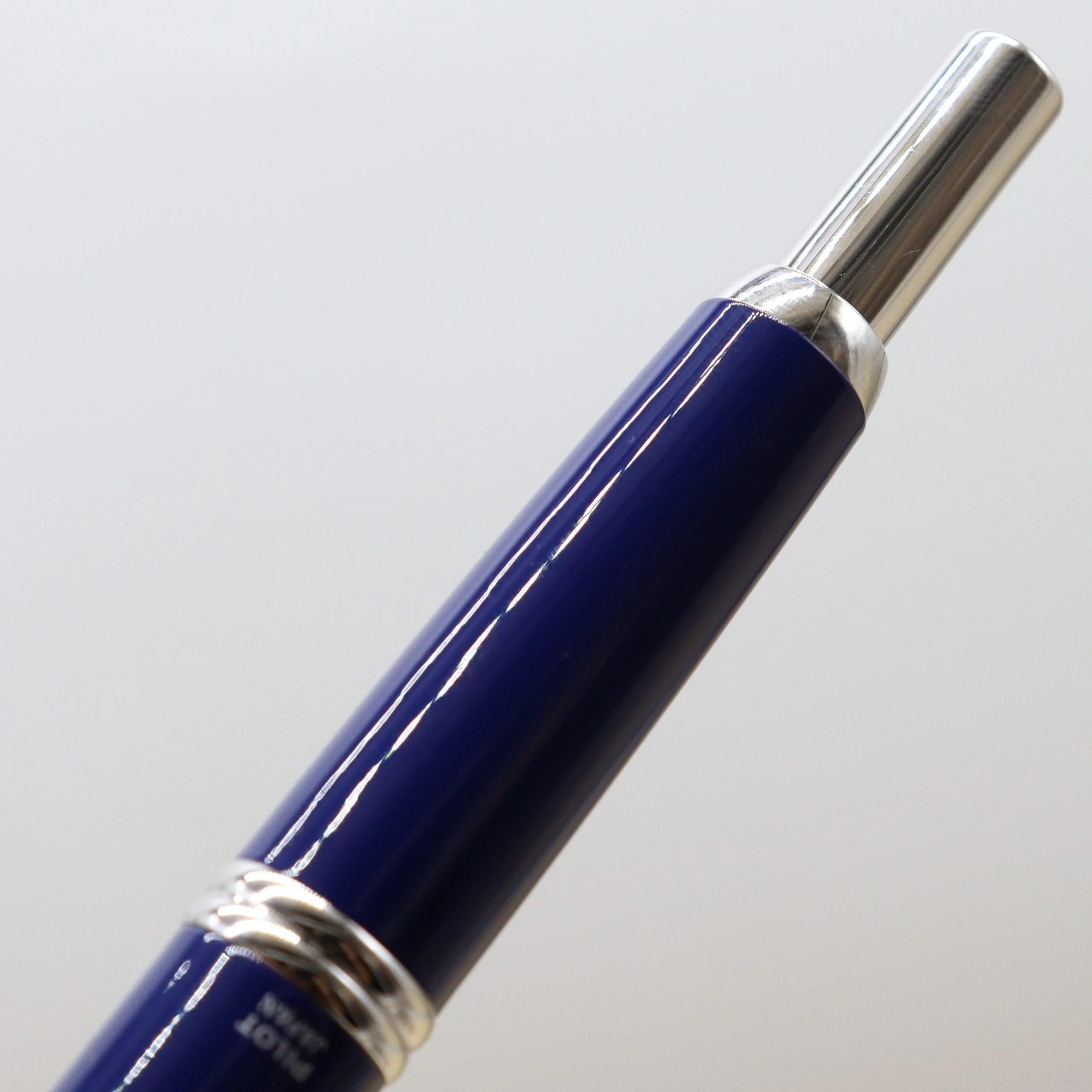PILOT - Capless Vanishing Point Fountain Pen - Blue and Silver with 18k Rhodium Plated Gold Nib - Image 7