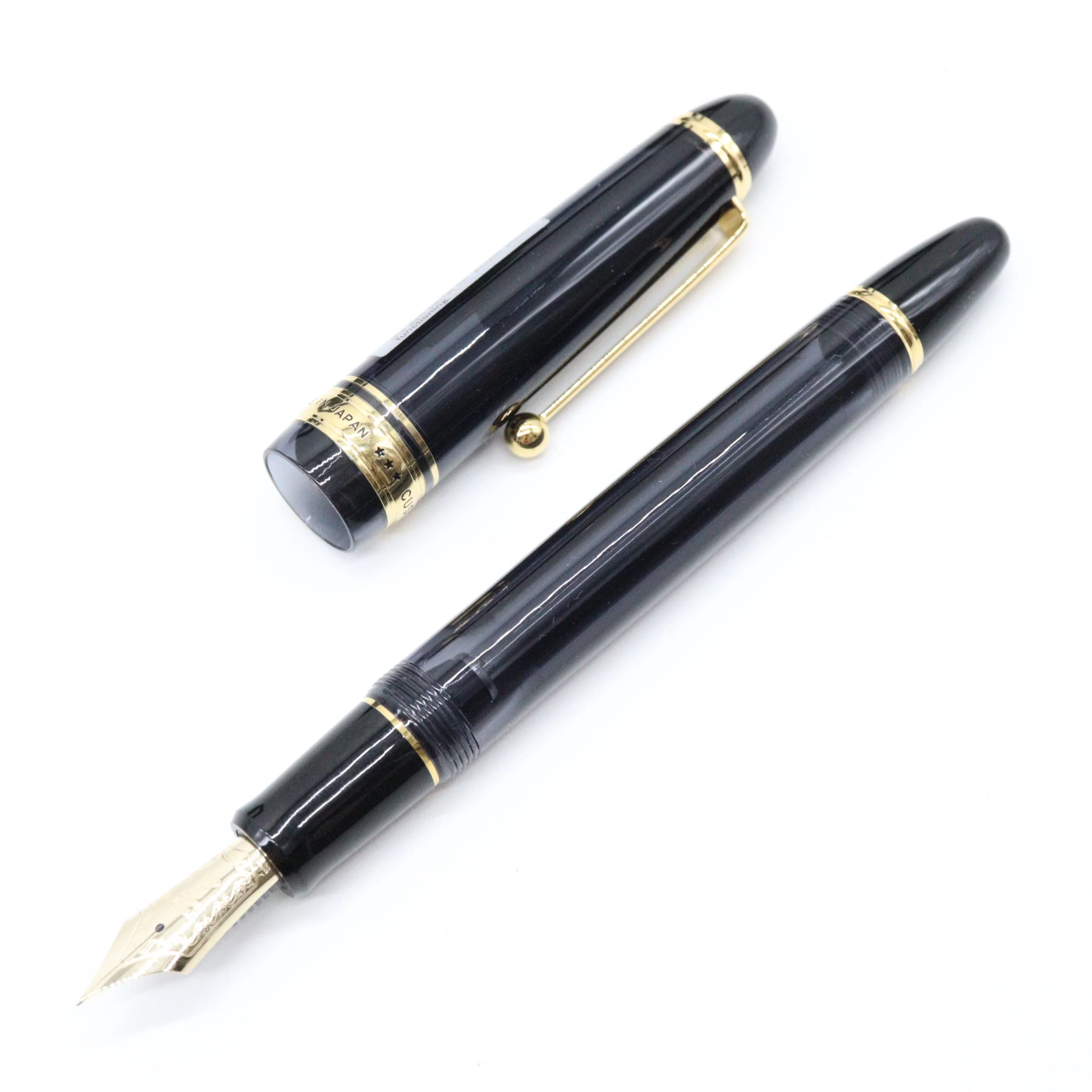 PILOT - Custom 823 Fountain Pen - Black with Gold Accents - Image 4