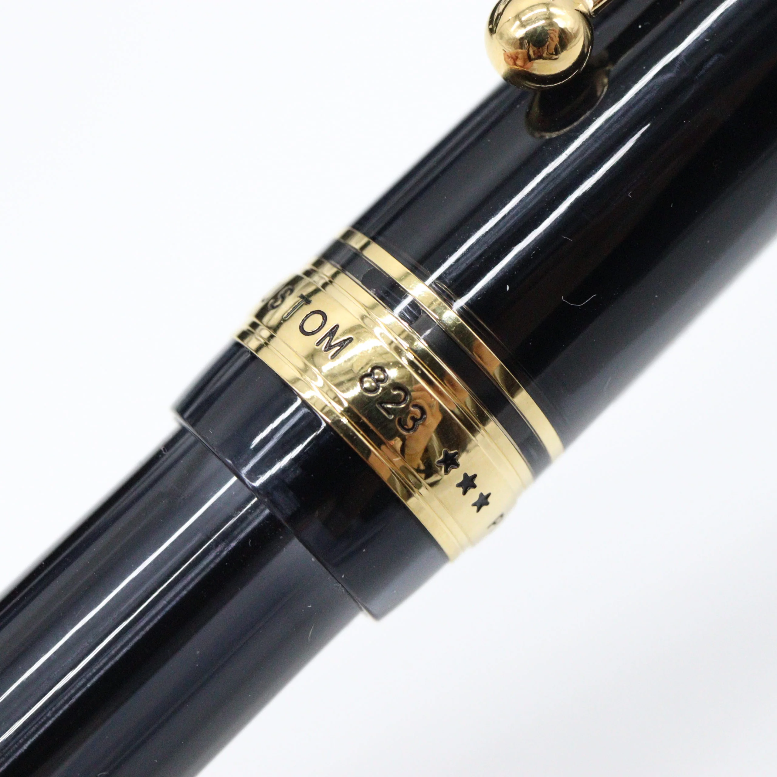 PILOT - Custom 823 Fountain Pen - Black with Gold Accents - Image 6