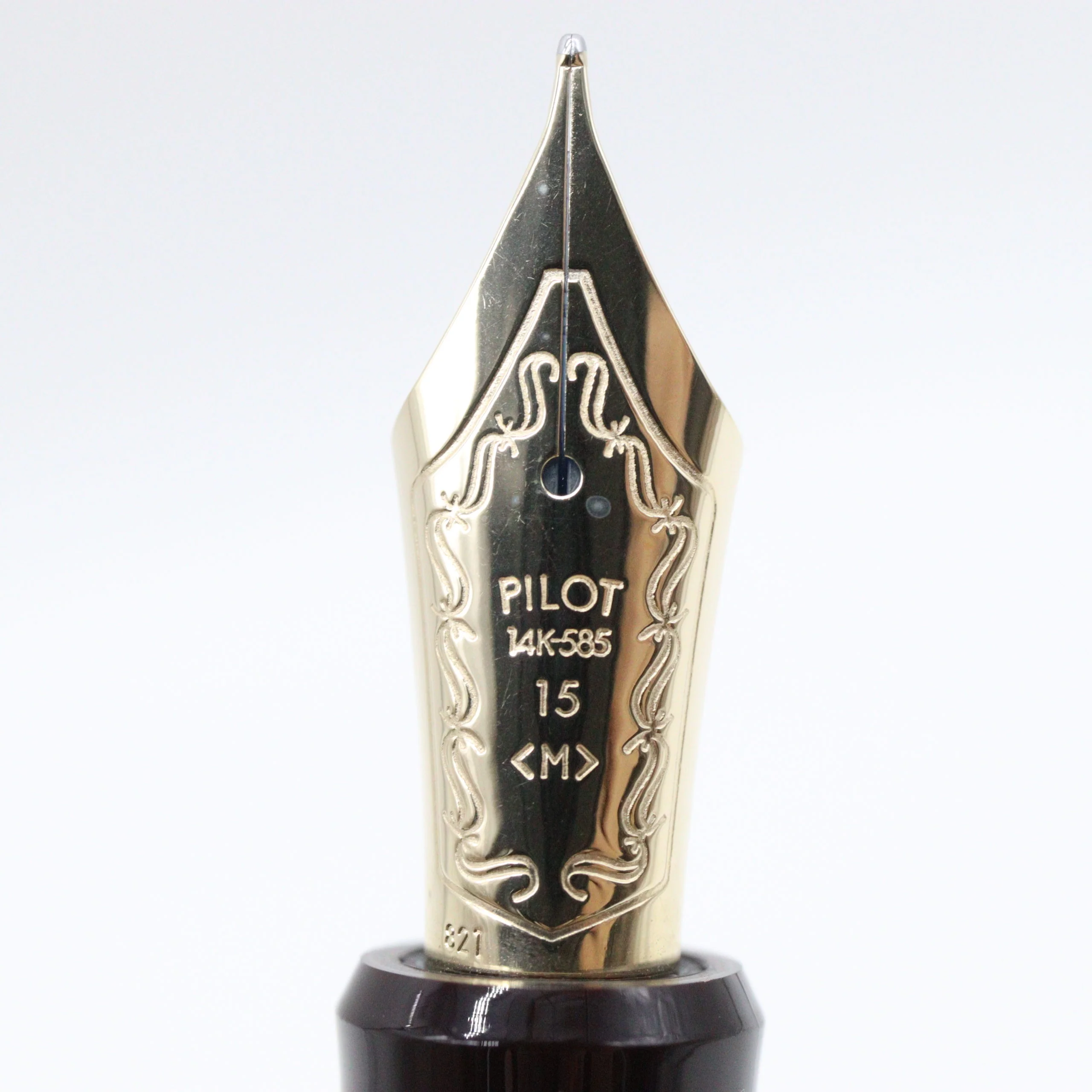PILOT - Custom 823 Fountain Pen "Smoky Amber" with Gold Accents - Image 6