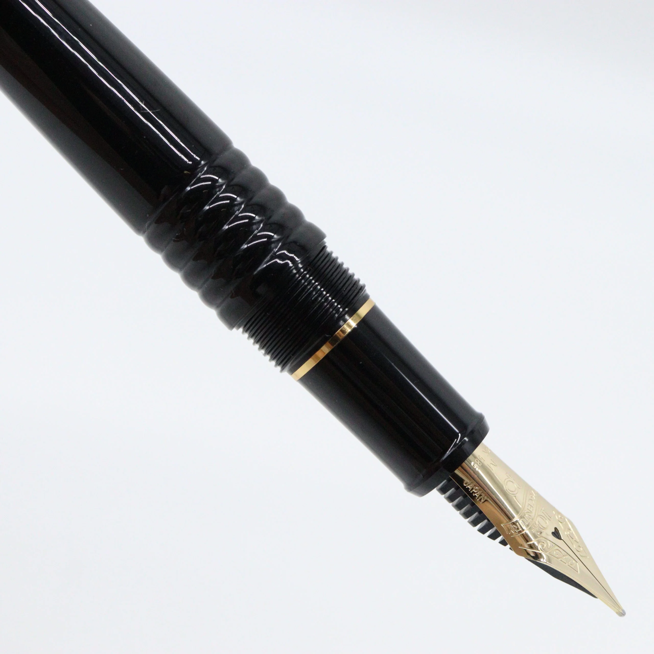 PLATINUM - #3776 CENTURY FOUNTAIN PEN - 10tH ANNIVERSARY - LIMITED EDITION - Image 8
