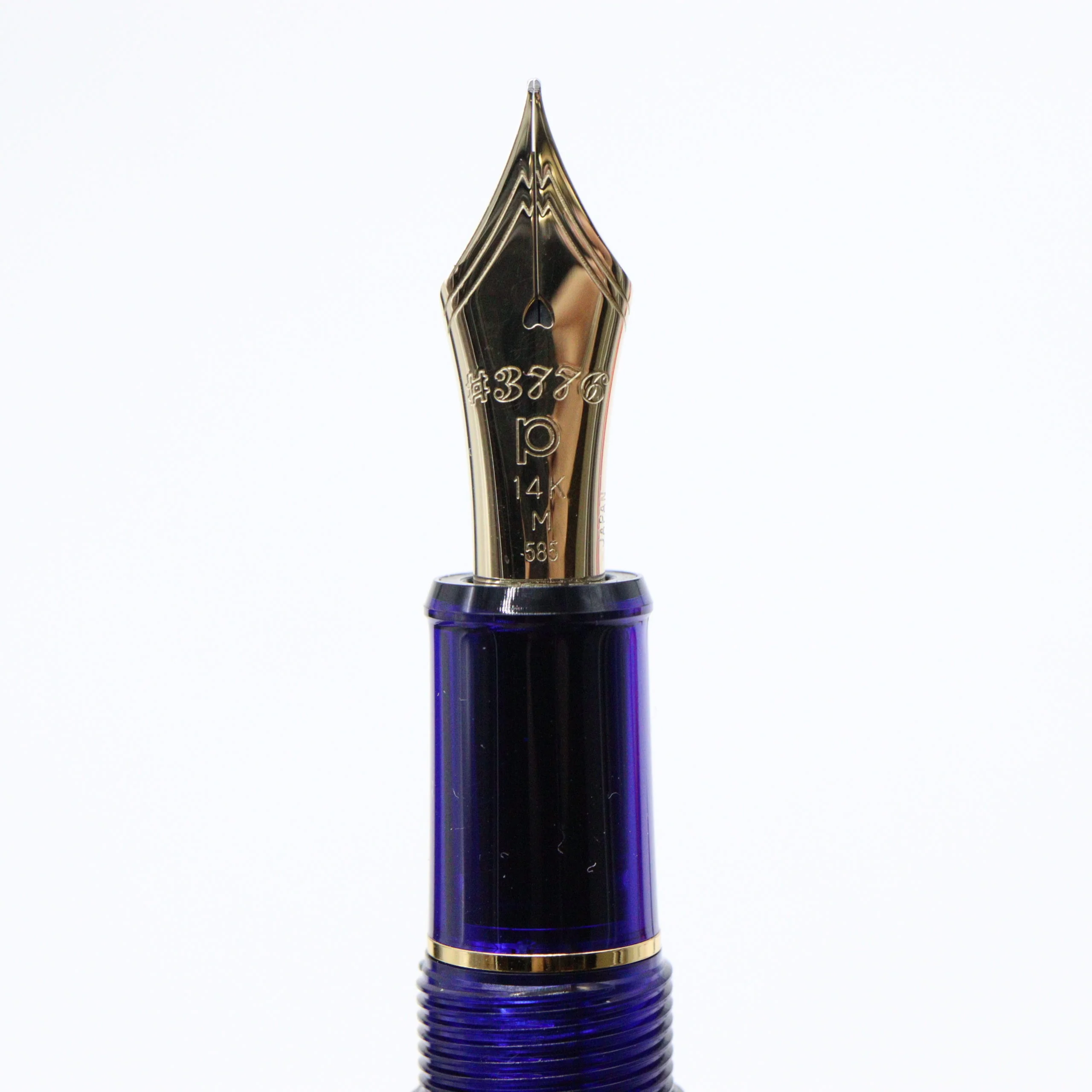 PLATINUM - #3776 Century Fountain Pen - Chartres Blue with Gold Trim - Image 4