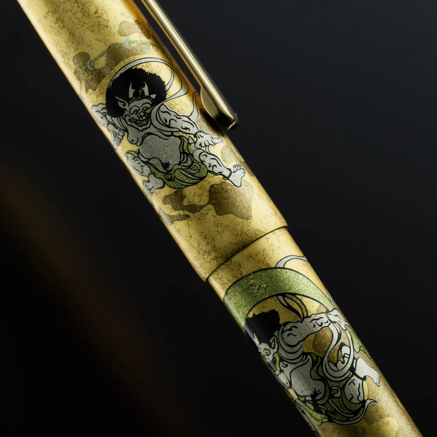 PLATINUM - #3776 Century Fountain Pen - Kanazawa Gold Leaf Collection - Fujin Raijin - Image 3