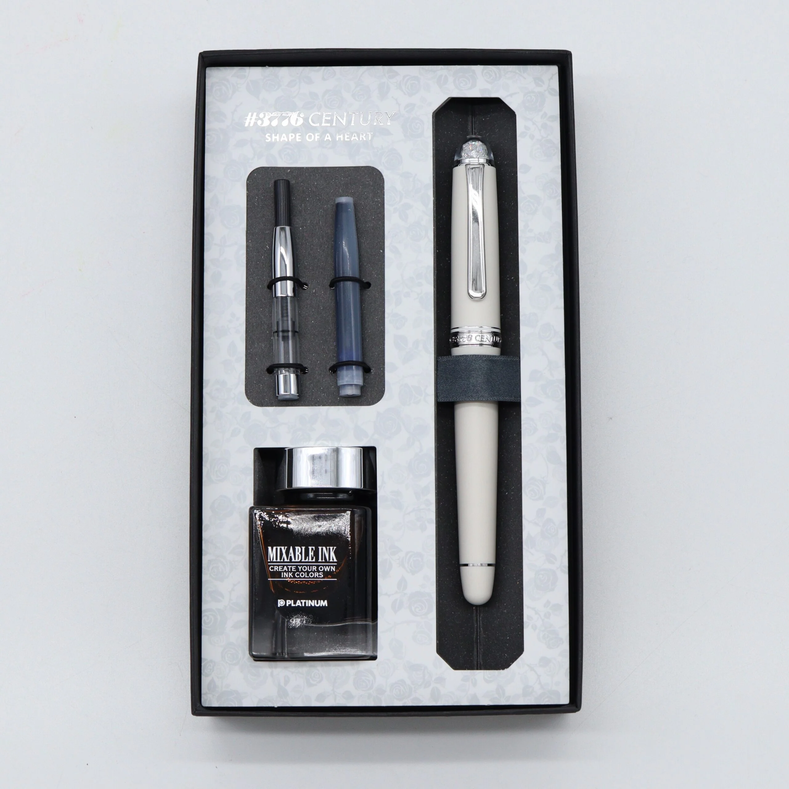 PLATINUM - #3776 Century Fountain Pen - Limited Edition - Shape of Heart "Ivoire"