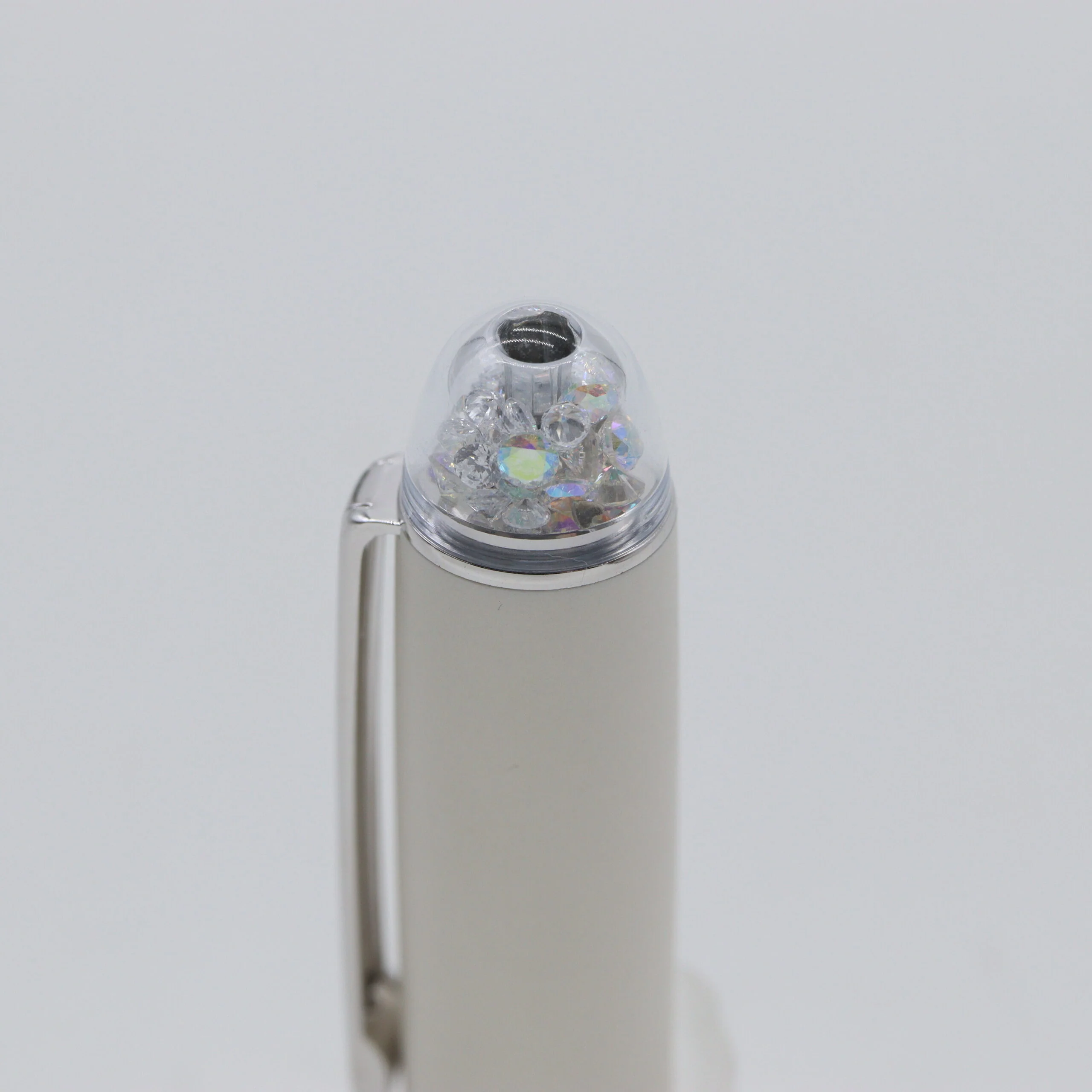 PLATINUM - #3776 Century Fountain Pen - Limited Edition - Shape of Heart "Ivoire" - Image 8