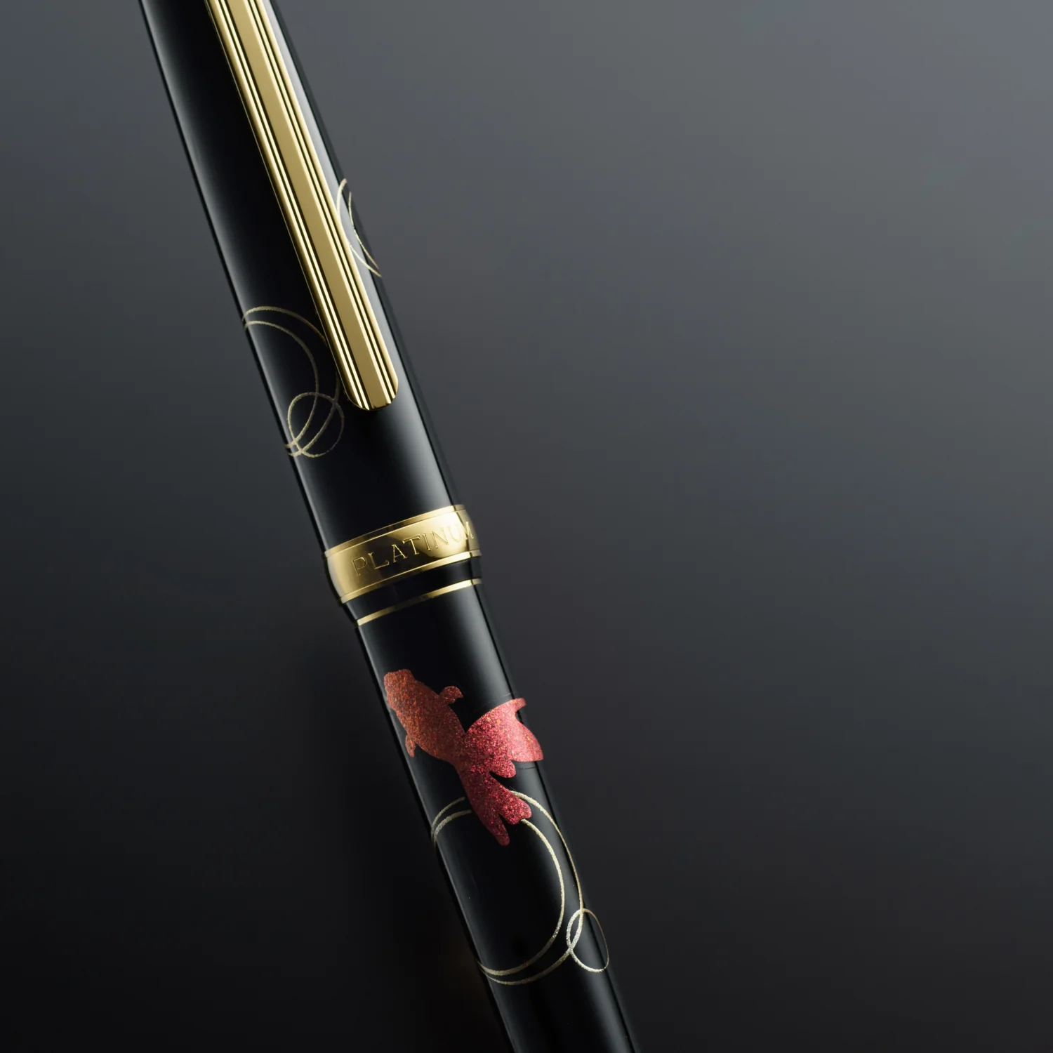 PLATINUM β Fountain Pen β Kanazawa Kanazawa Gold Leaf Maki-E Collection - Gold Fish - Image 3