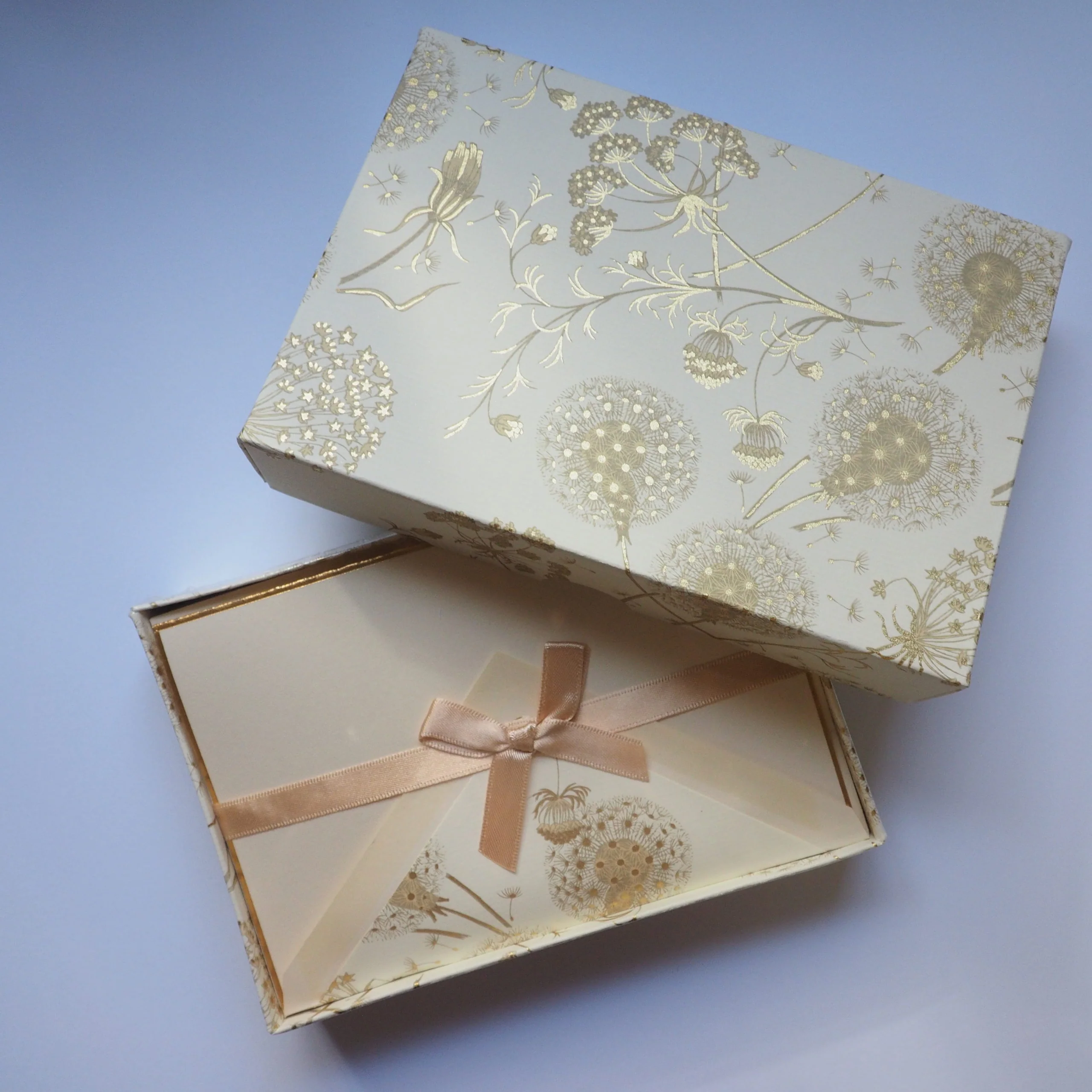 ROSSI 1931 - Folded Cards and Lined Envelopes - Gold Dandelions - BSC 105