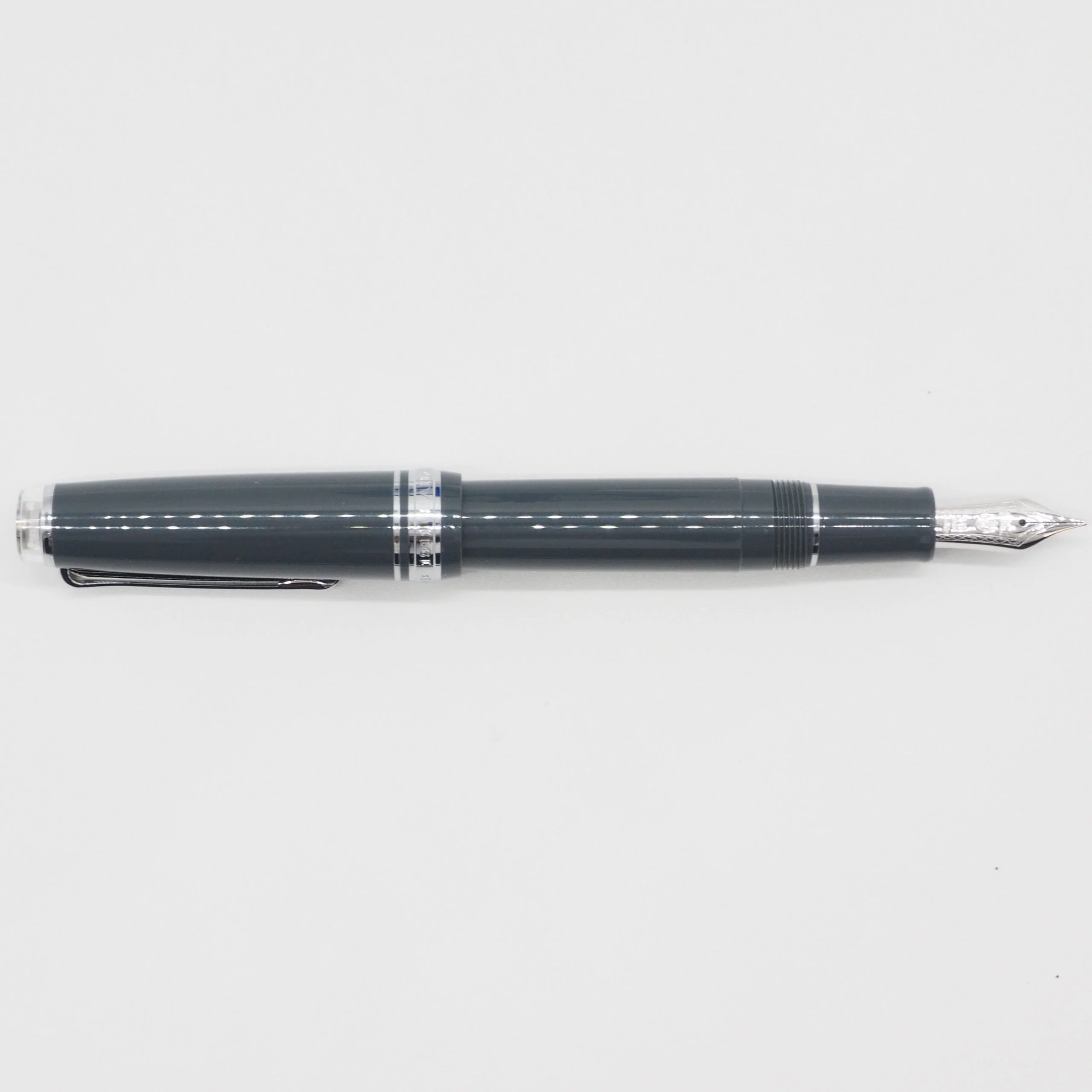 SAILOR PEN - Professional Gear Classic "Graphite Lighthouse" Fountain Pen - Image 3