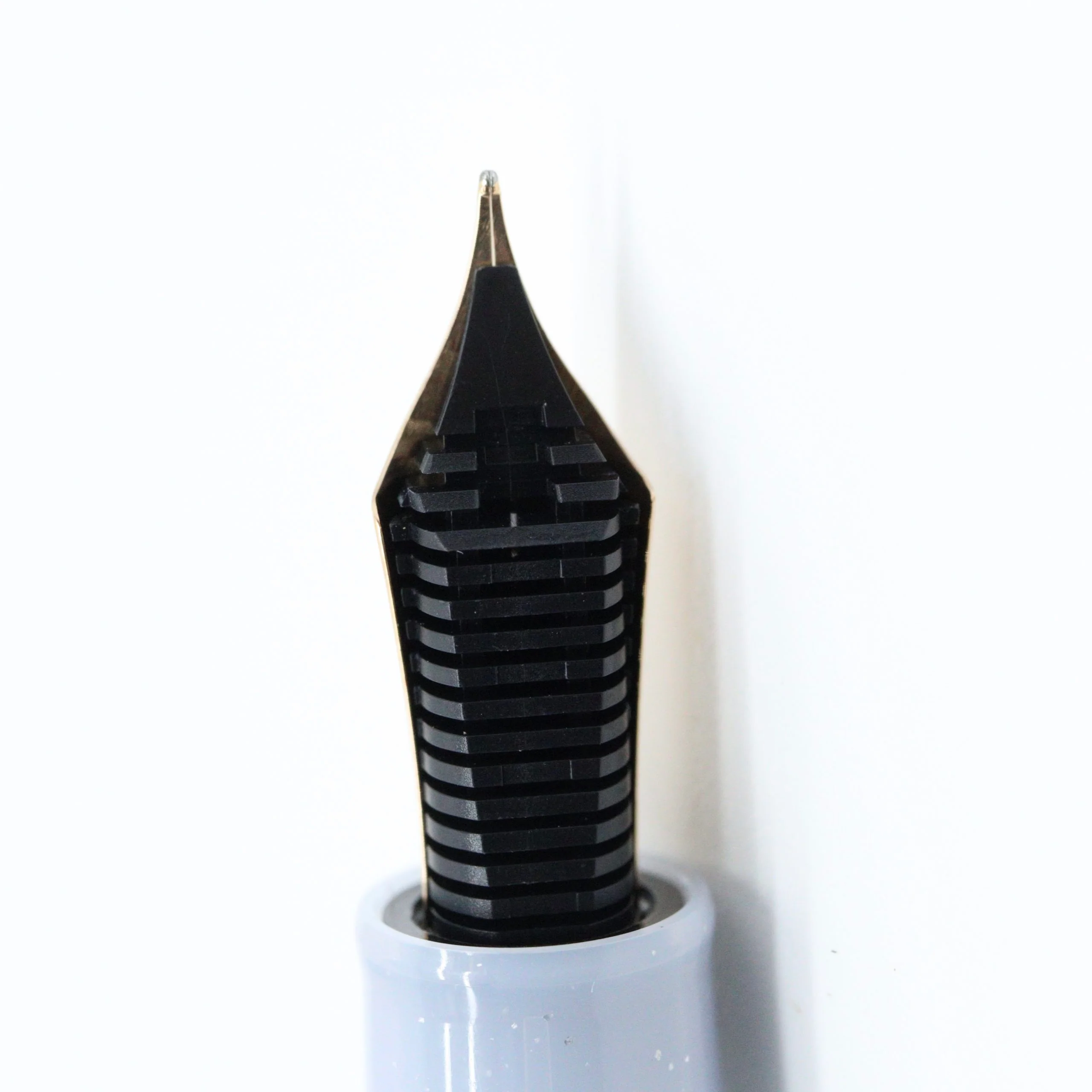 SAILOR PEN - EVERY ROSE HAS ITS THORN FOUNTAIN PEN 21K ROSE GOLD - Image 5