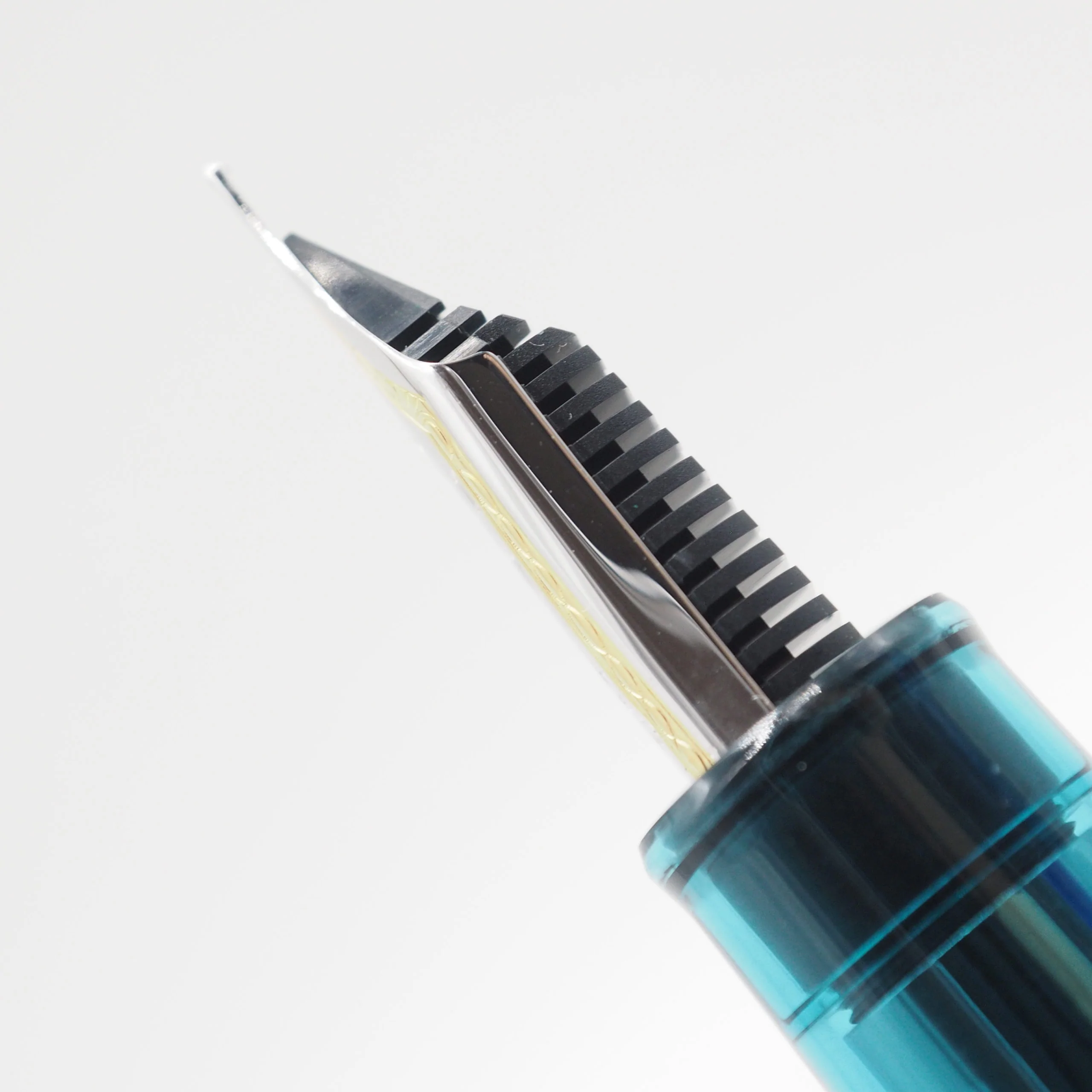 SAILOR PEN - Professional Gear "Lucky Charm" Fountain Pen - Image 12