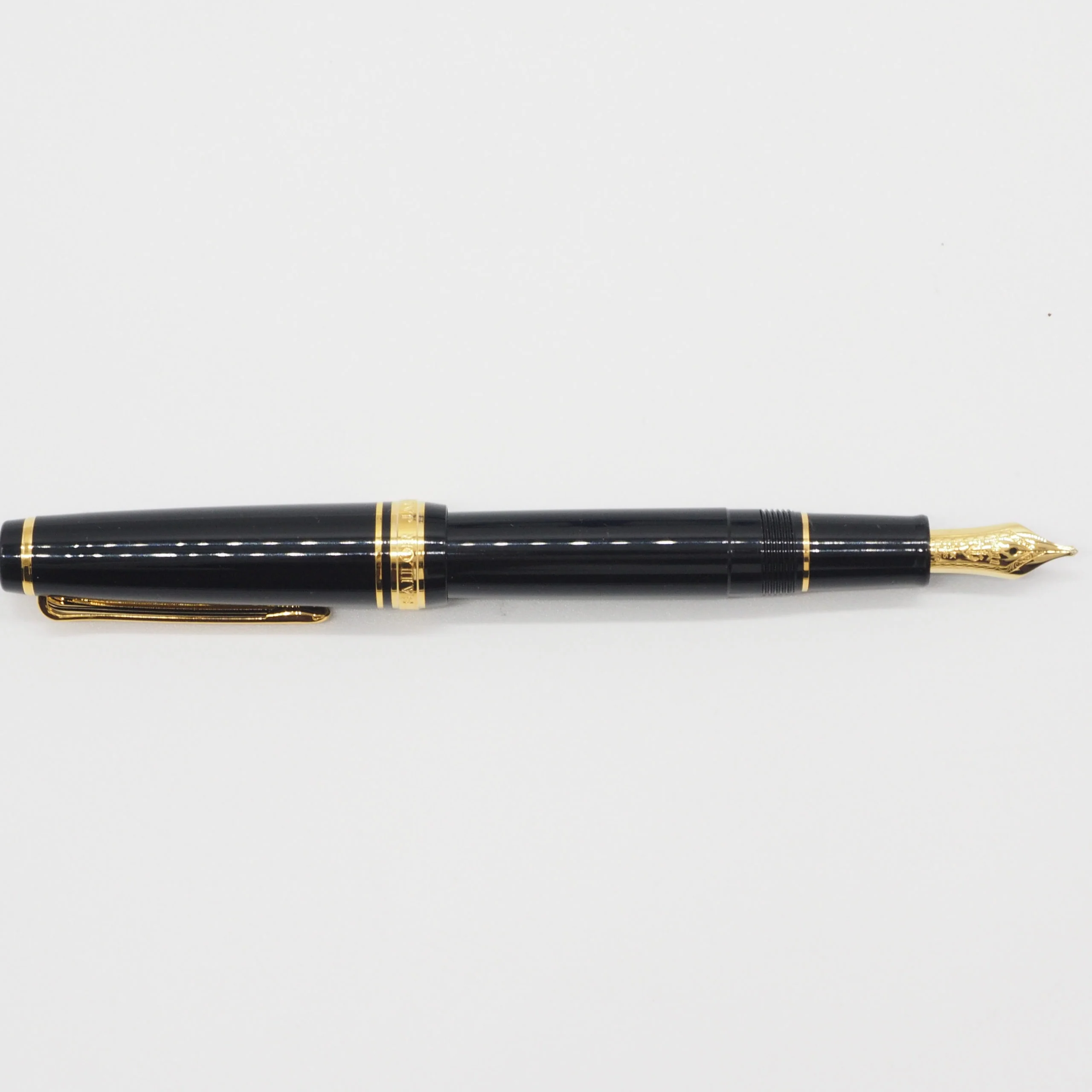 SAILOR PEN - Professional Gear Slim 14K Gold Nib Fountain Pen - Black and Gold - Image 3
