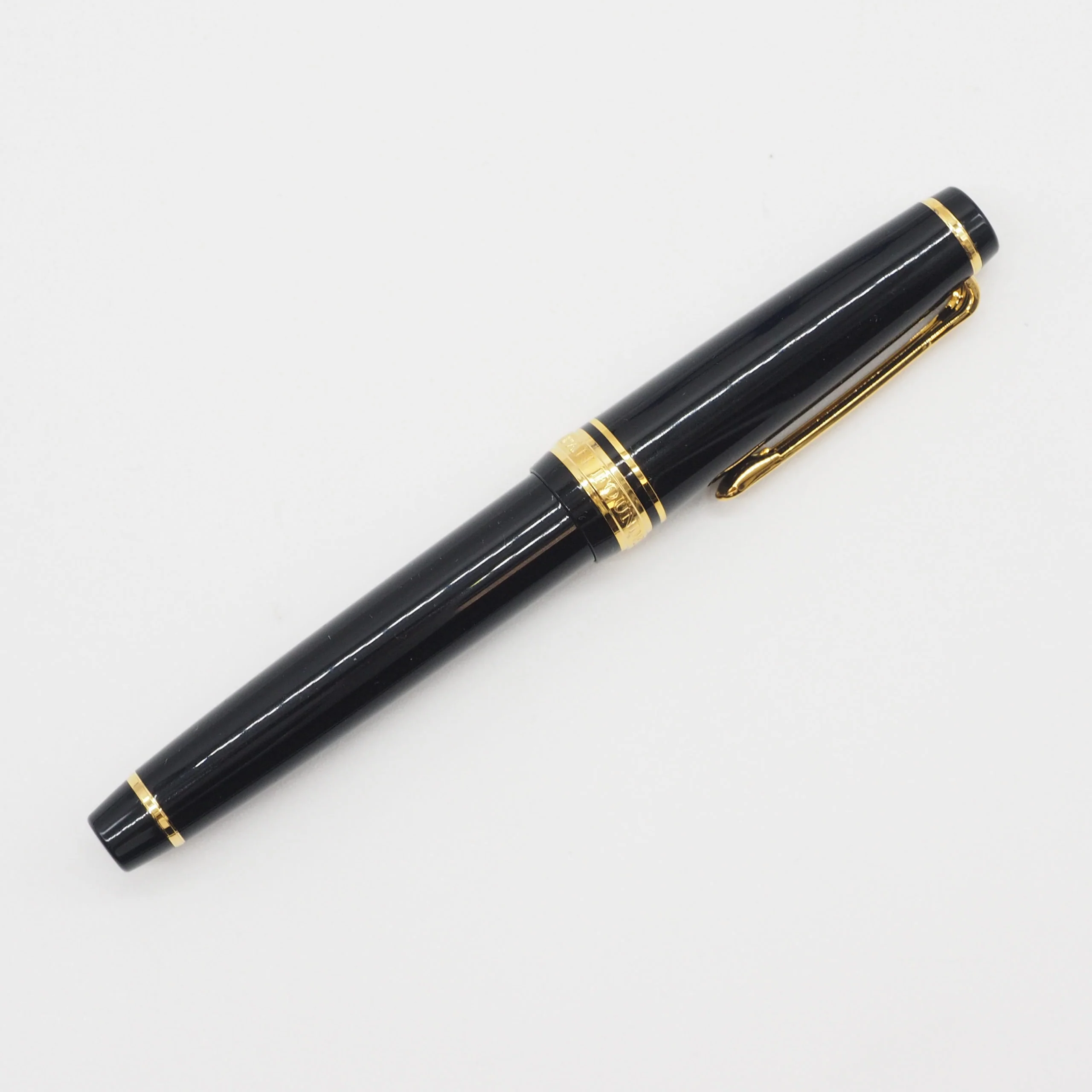 SAILOR PEN - Professional Gear Slim 14K Gold Nib Fountain Pen - Black and Gold - Image 4