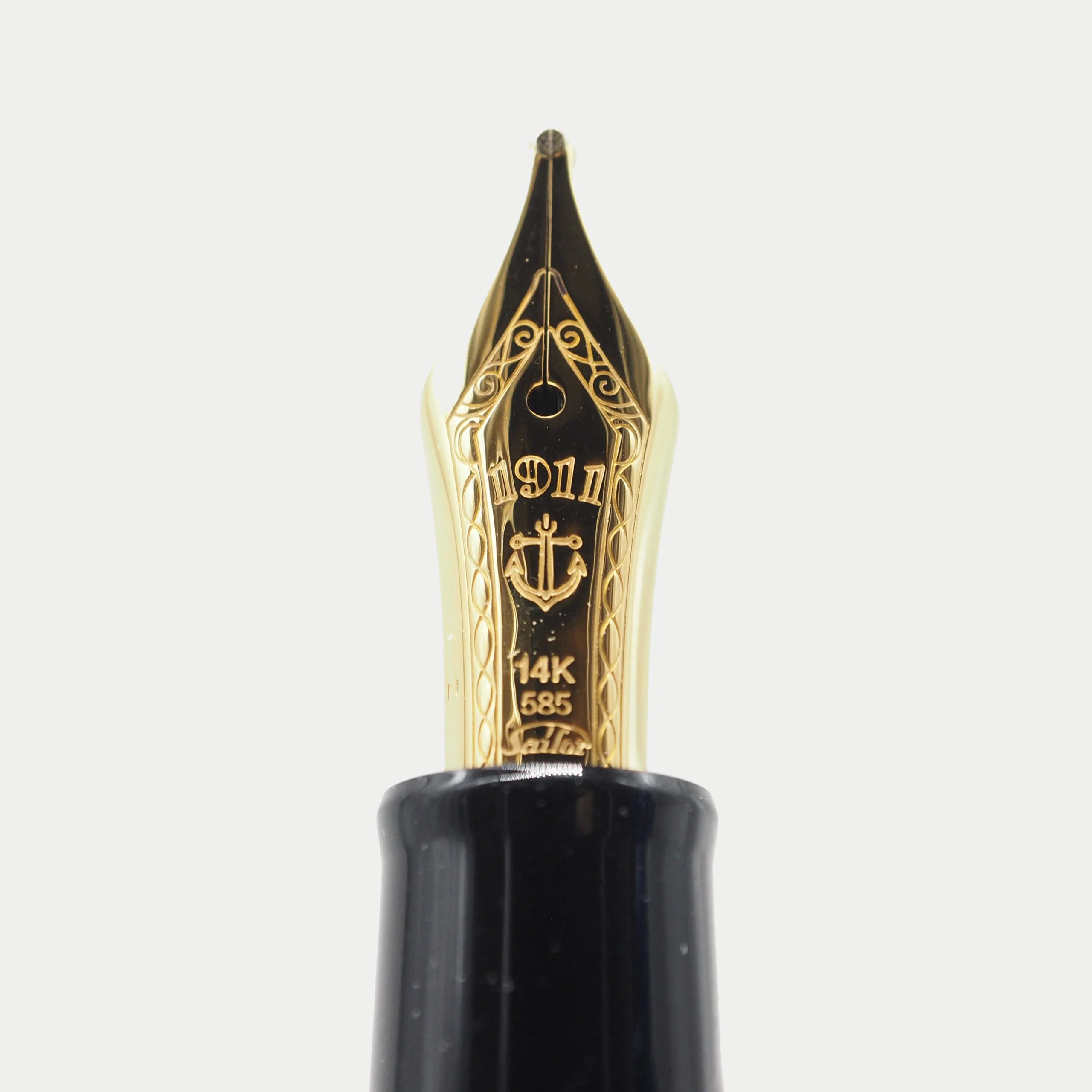 SAILOR PEN - Professional Gear Slim 14K Gold Nib Fountain Pen - Black and Gold - Image 9