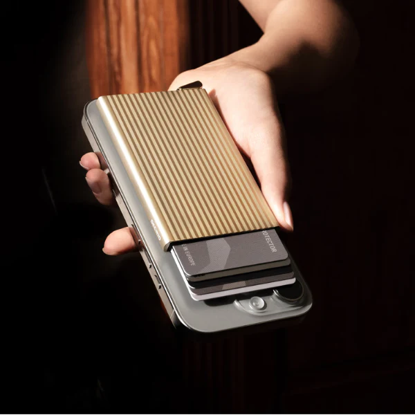 SECRID - Premium+ Cardprotector for MagSafe - Fluted Cashmere - Image 4