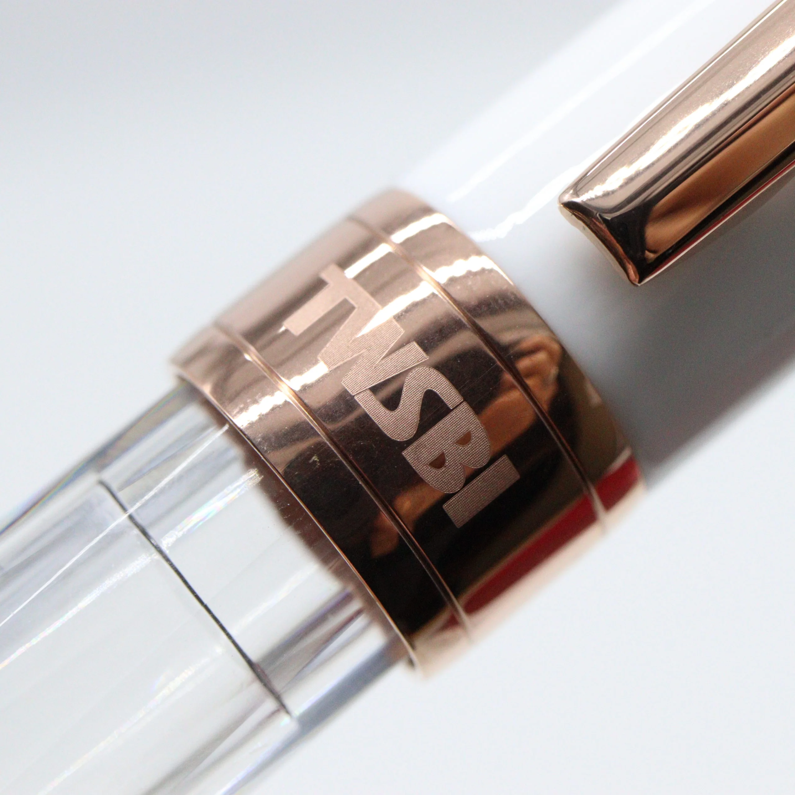 TWSBI - Diamond 580 - Fountain Pen - White & Rose Gold II - Image 11