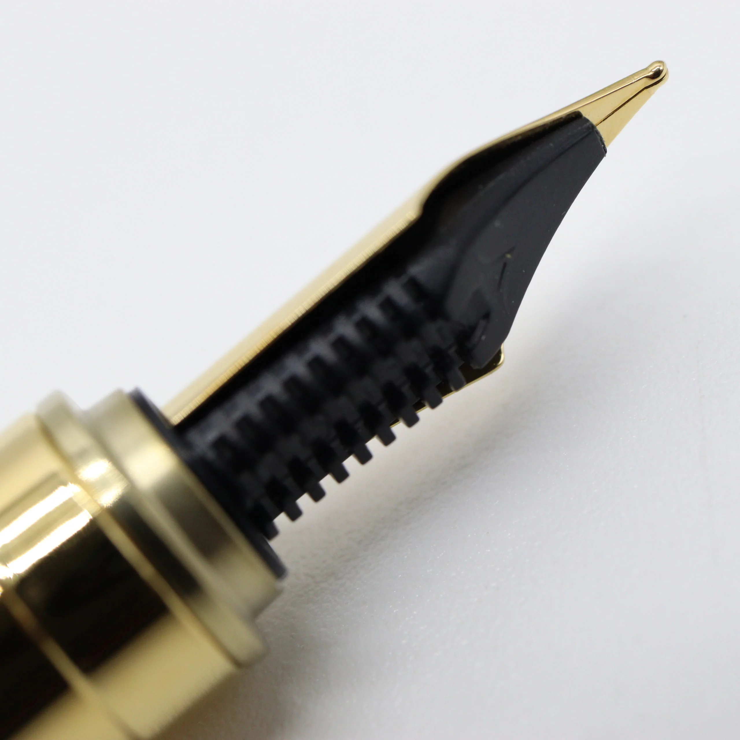 VISCONTI – Fountain Pen Impressionist Collection – Van Gogh “The Novel Reader” - Image 6